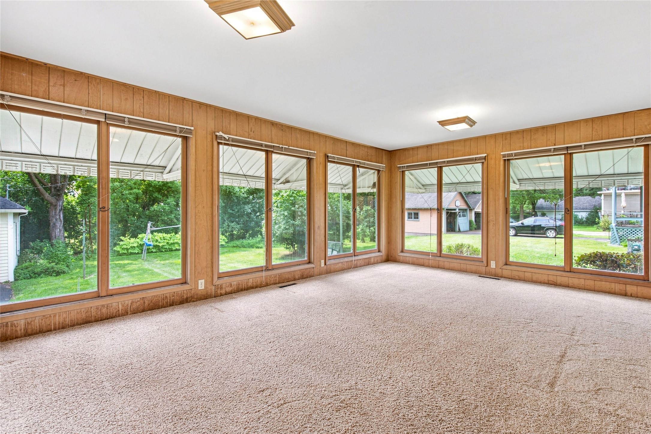 453 Summit Avenue Property Photo 14