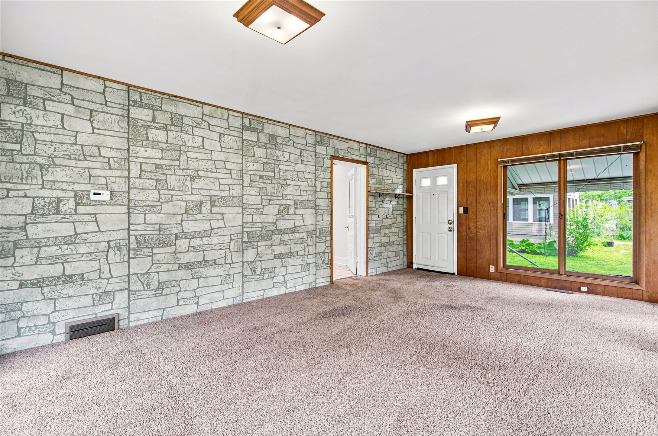 453 Summit Avenue Property Photo 15