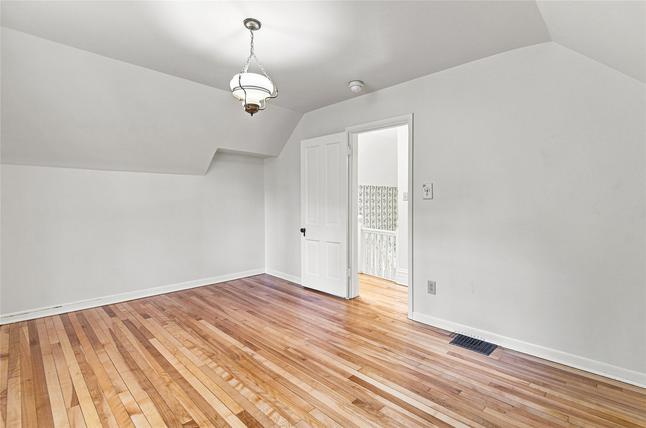 453 Summit Avenue Property Photo 22