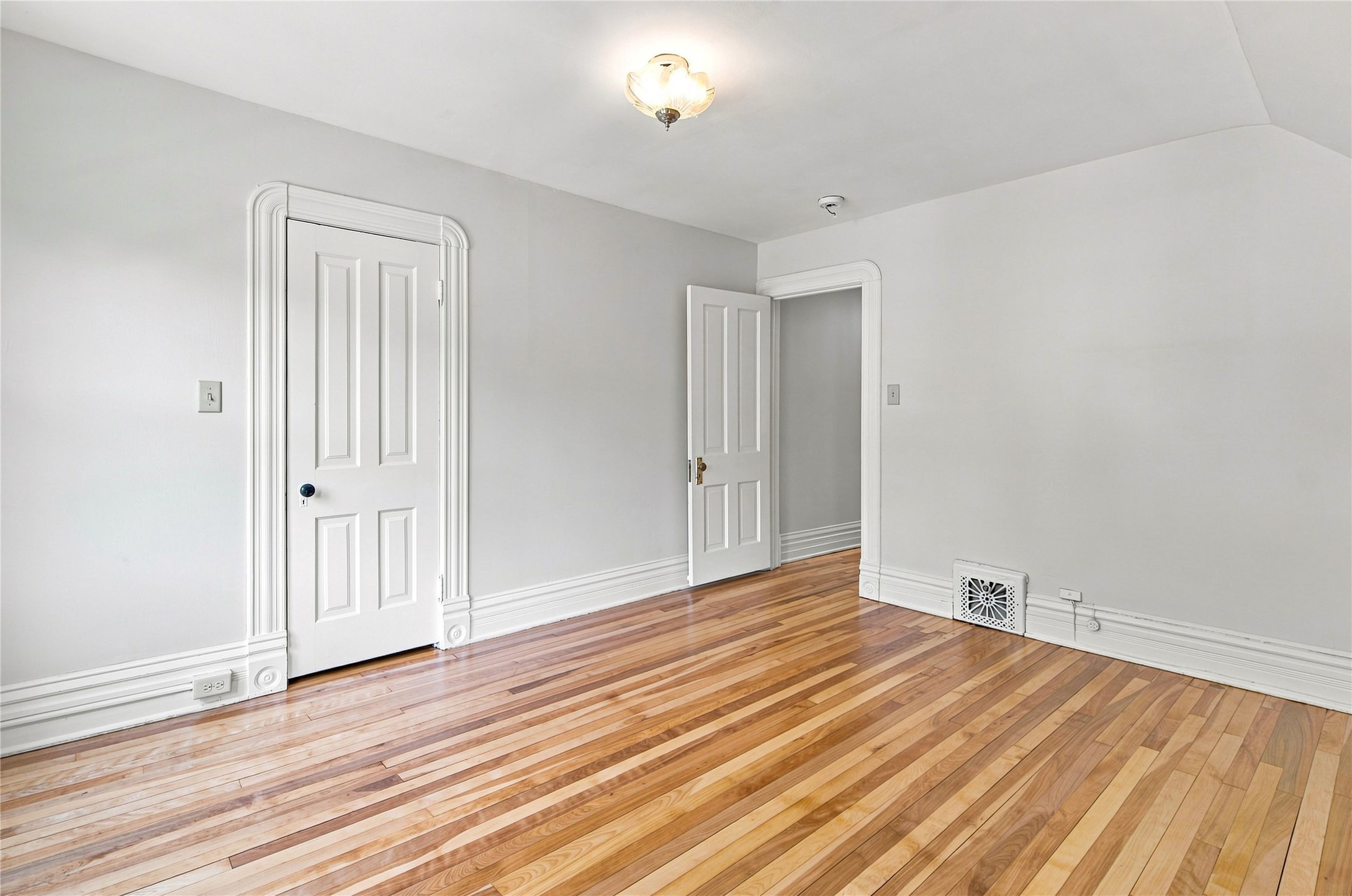 453 Summit Avenue Property Photo 24