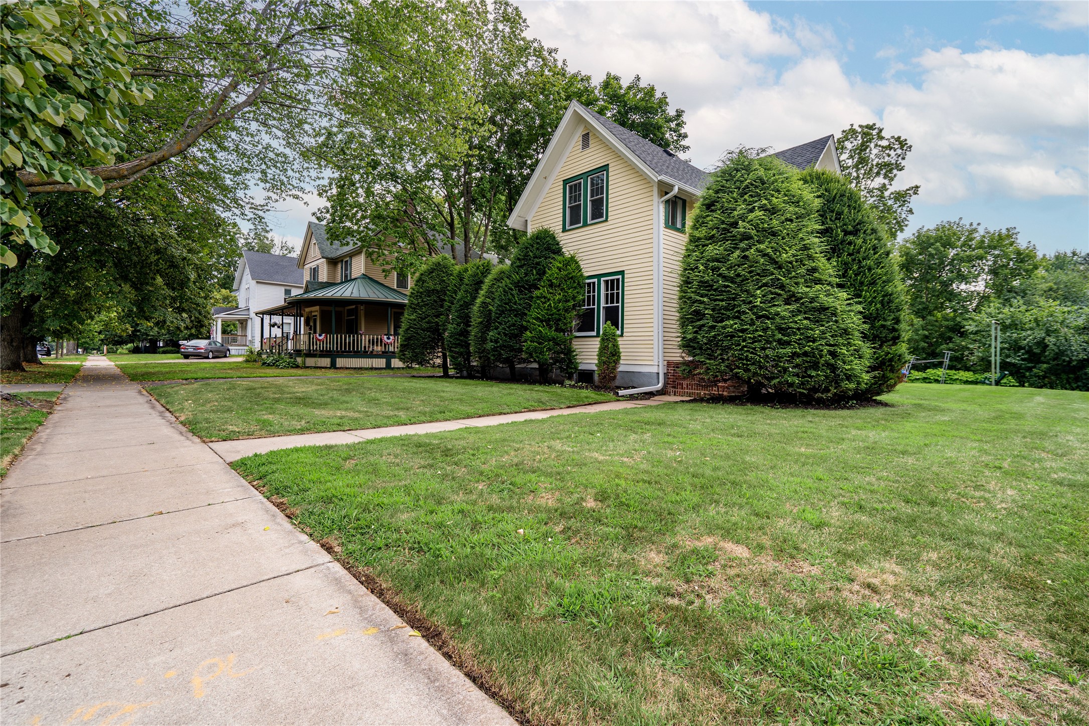 453 Summit Avenue Property Photo 41