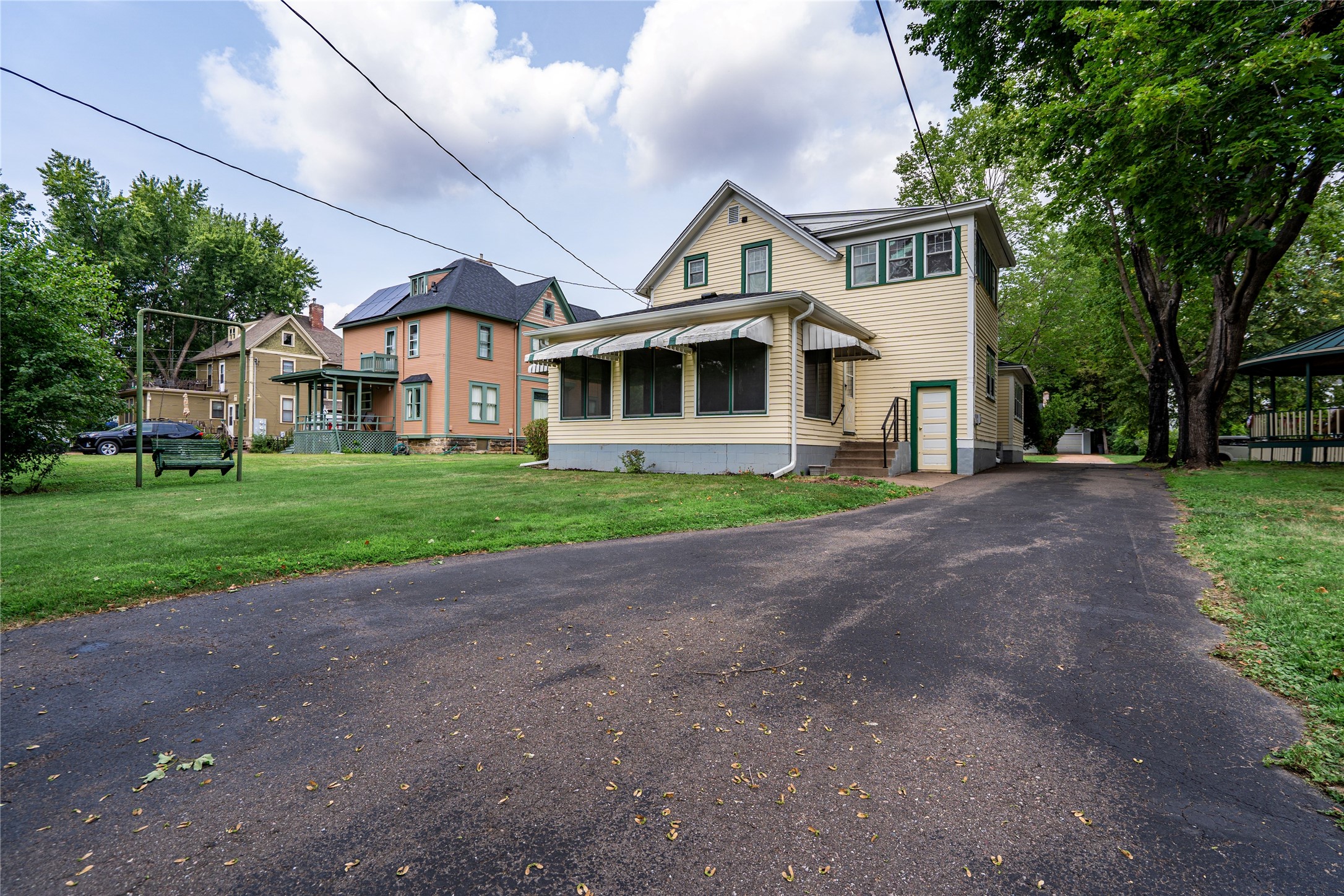 453 Summit Avenue Property Photo 43