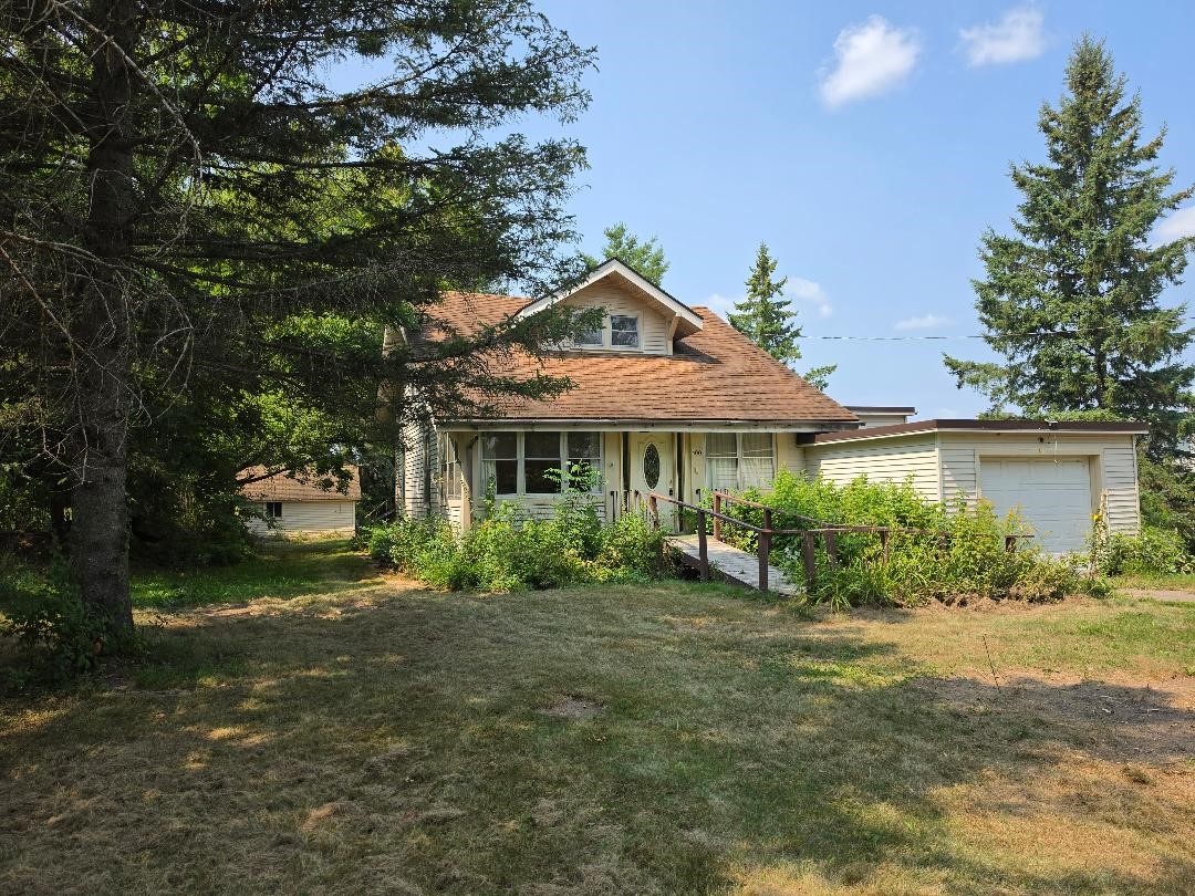 300 N Algoma Street Property Photo 2