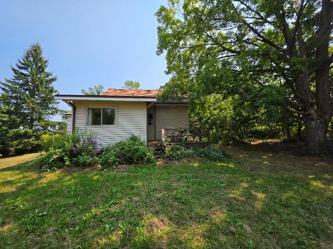 300 N Algoma Street Property Photo 4