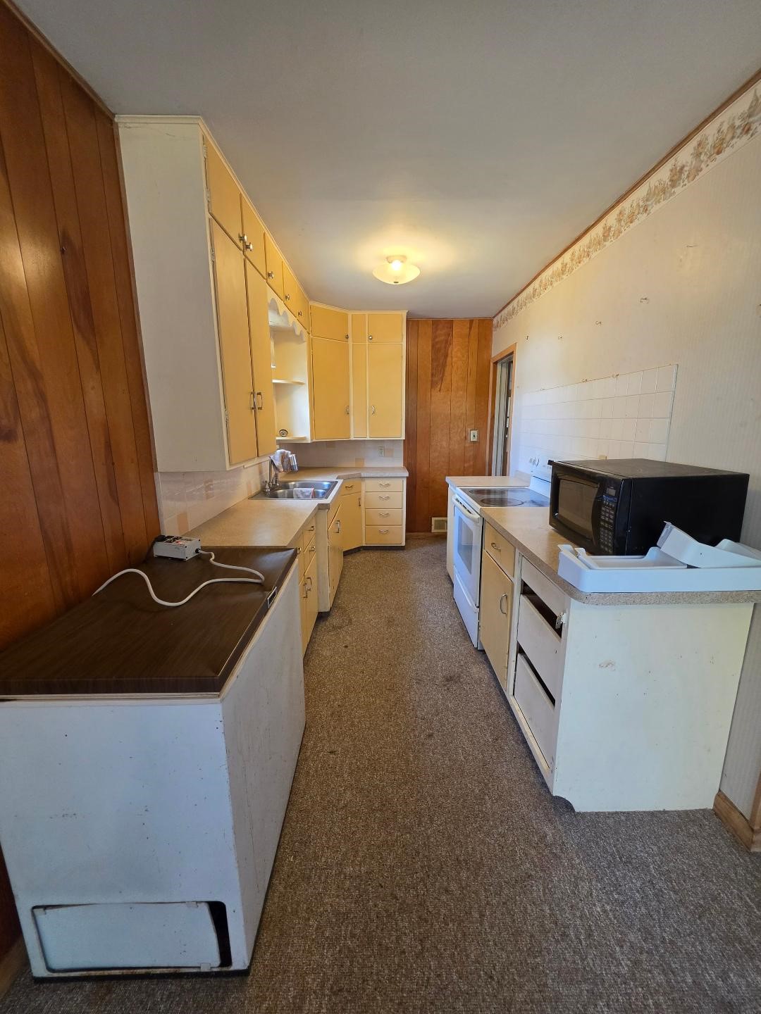300 N Algoma Street Property Photo 5