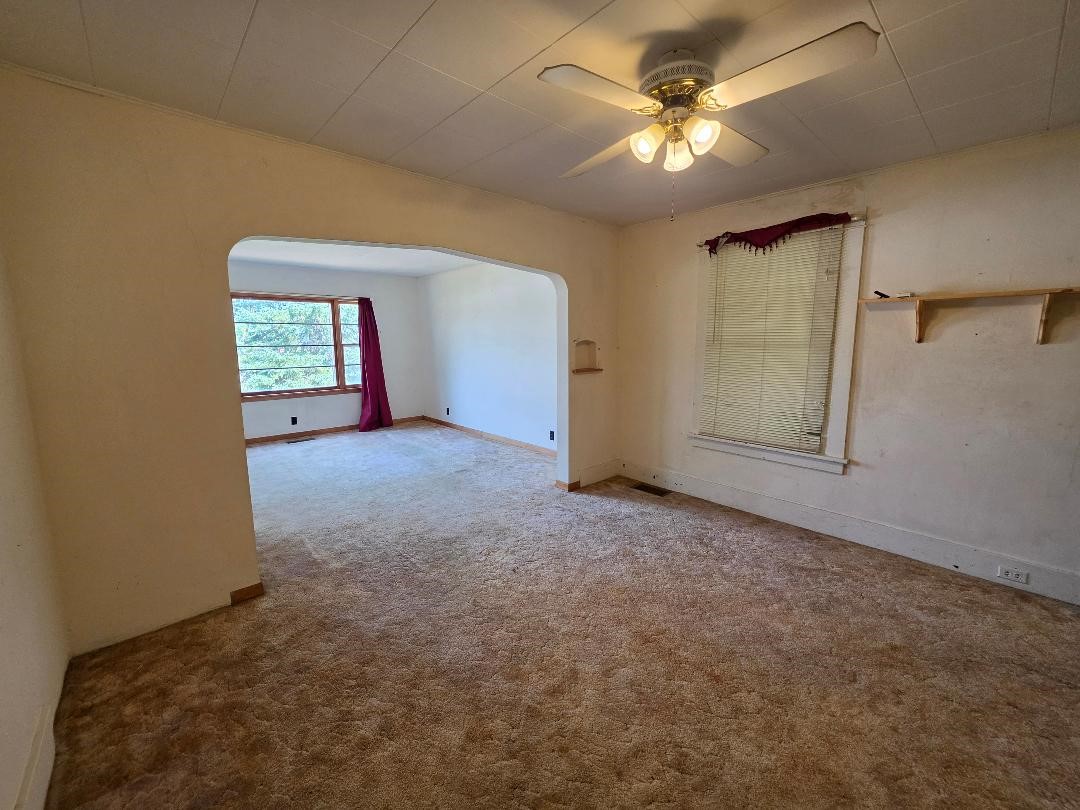 300 N Algoma Street Property Photo 7