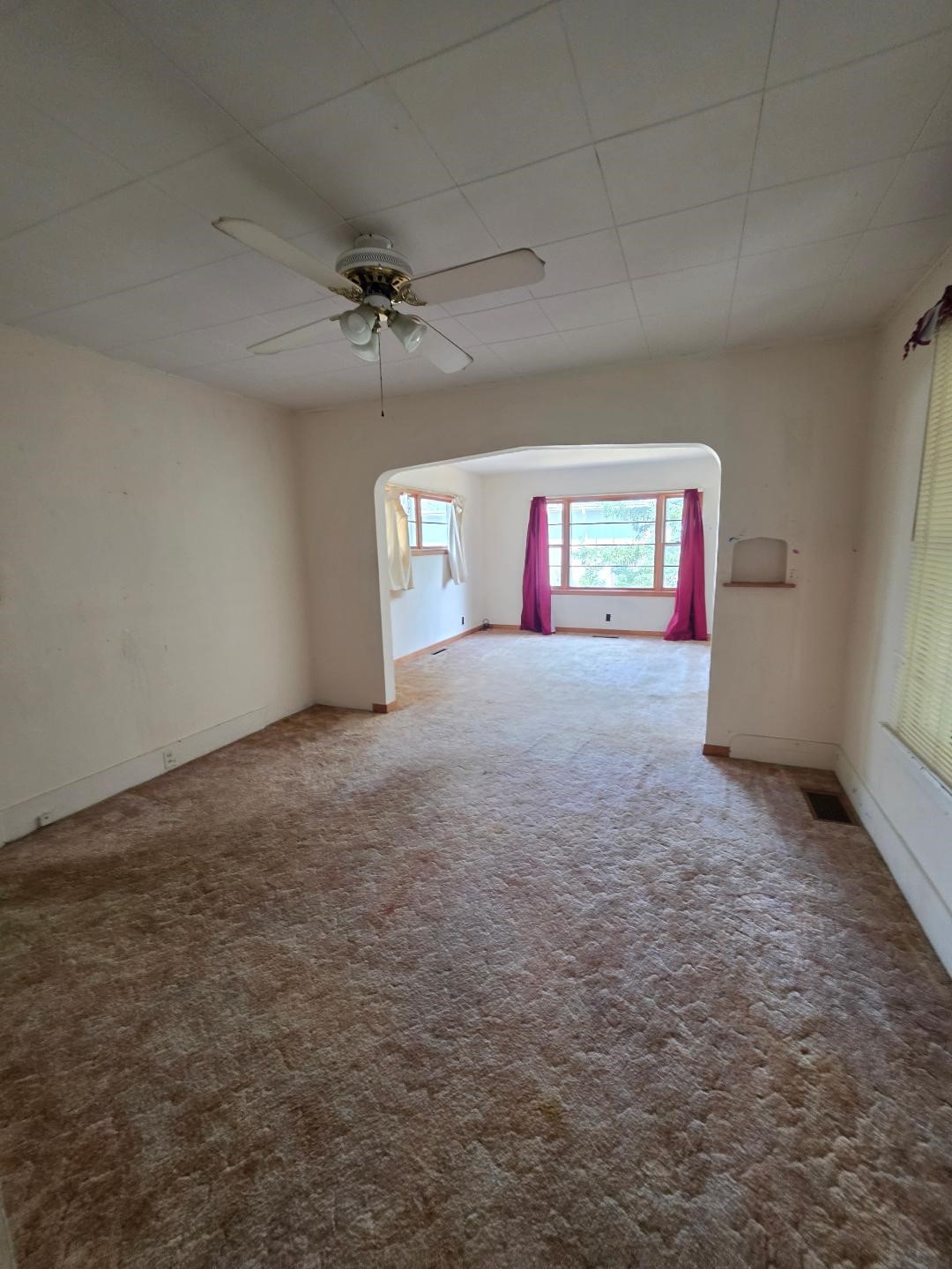 300 N Algoma Street Property Photo 8
