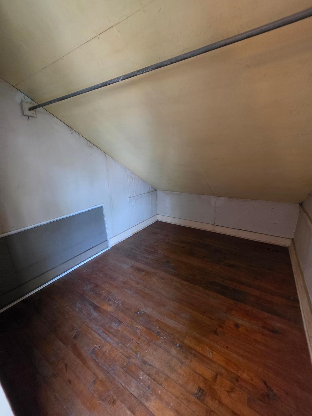 300 N Algoma Street Property Photo 11