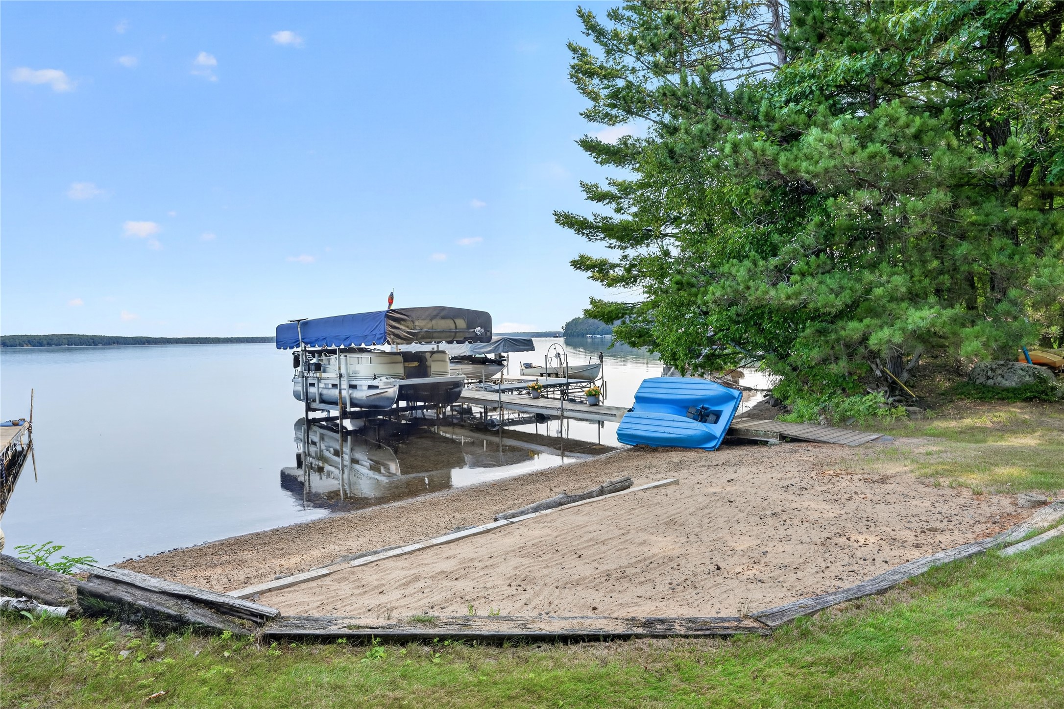 7792n Rollys Lane Property Photo 4