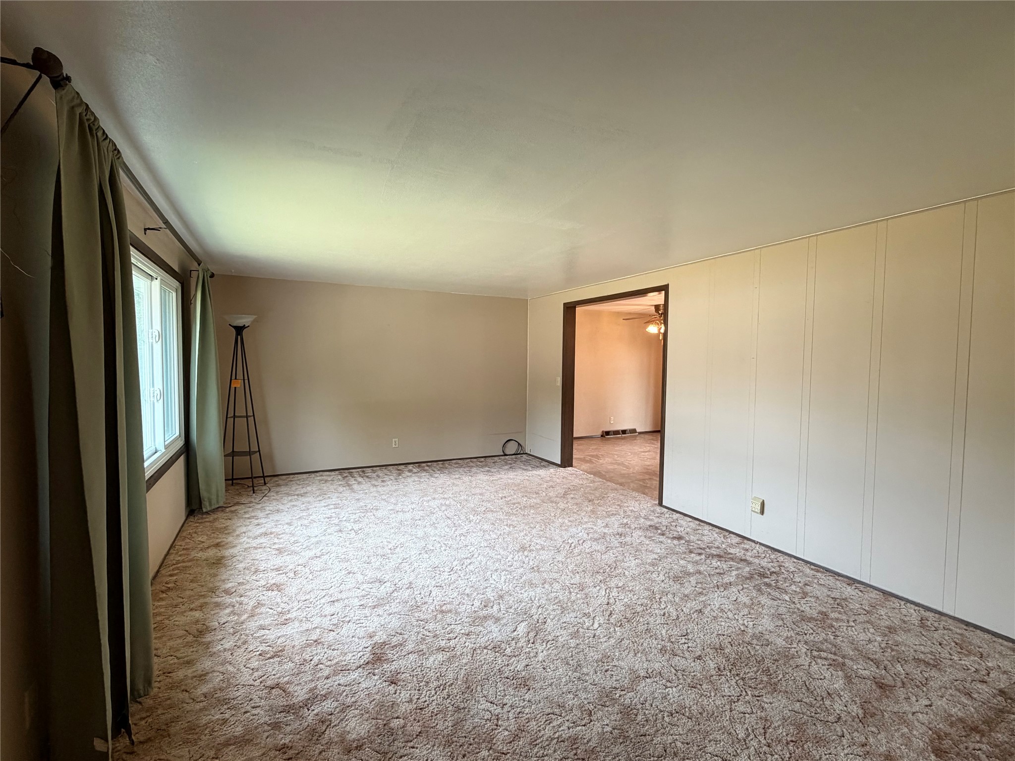 305 W Elm Street Property Photo 13