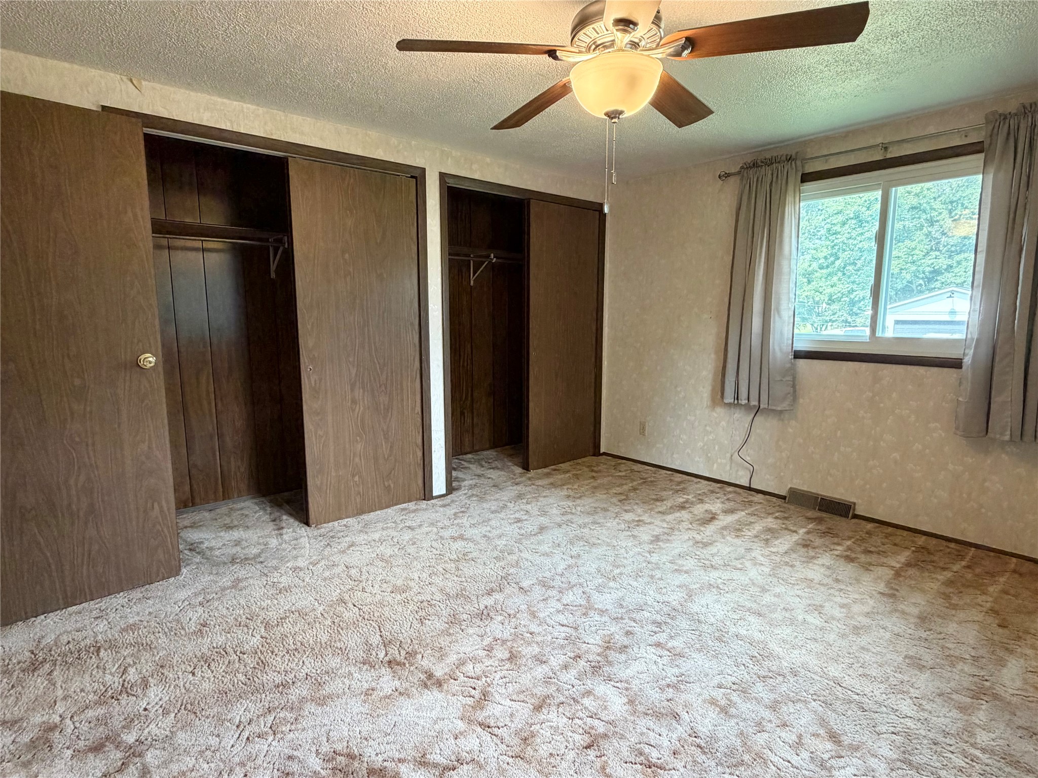 305 W Elm Street Property Photo 18