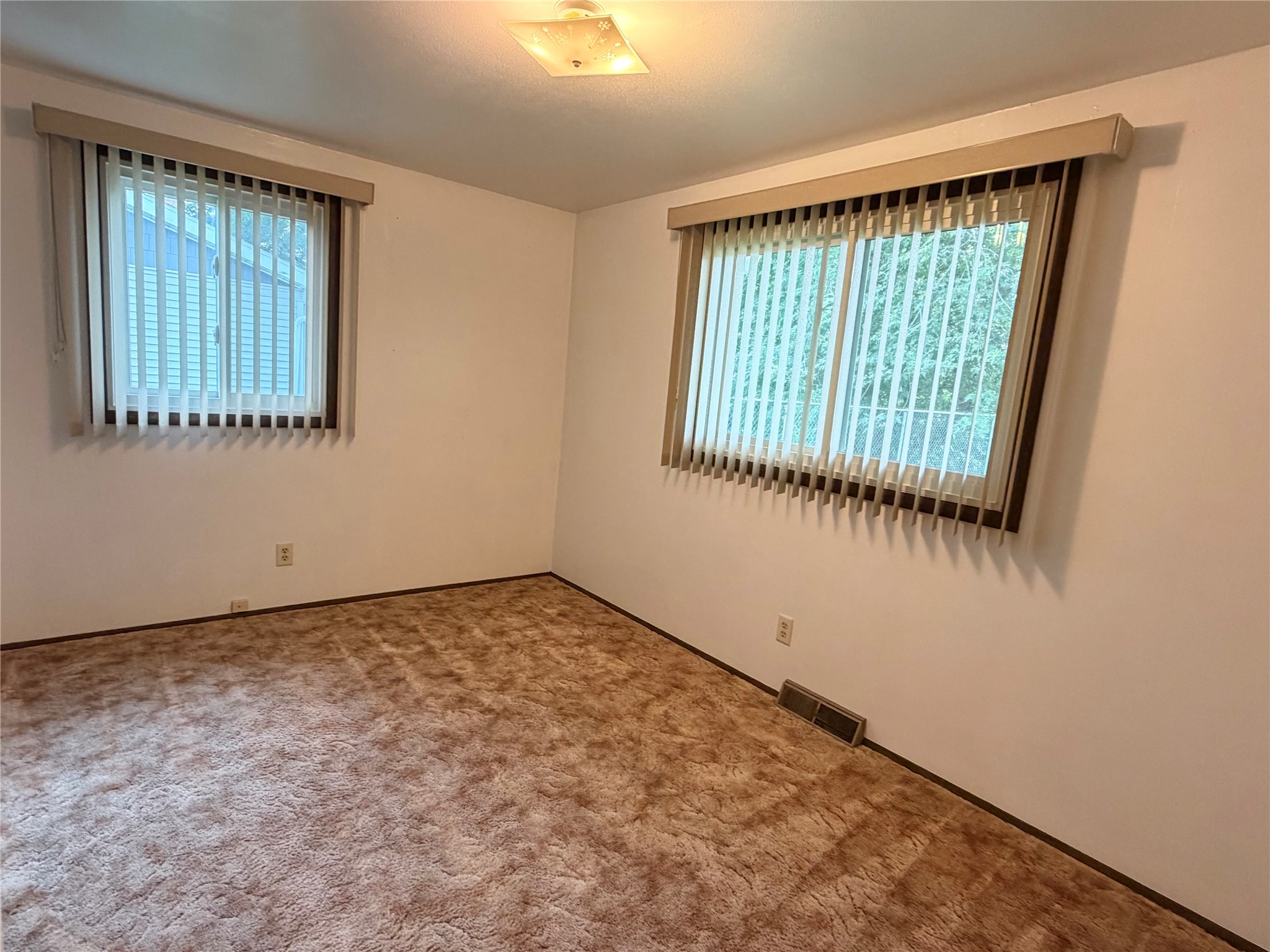 305 W Elm Street Property Photo 21