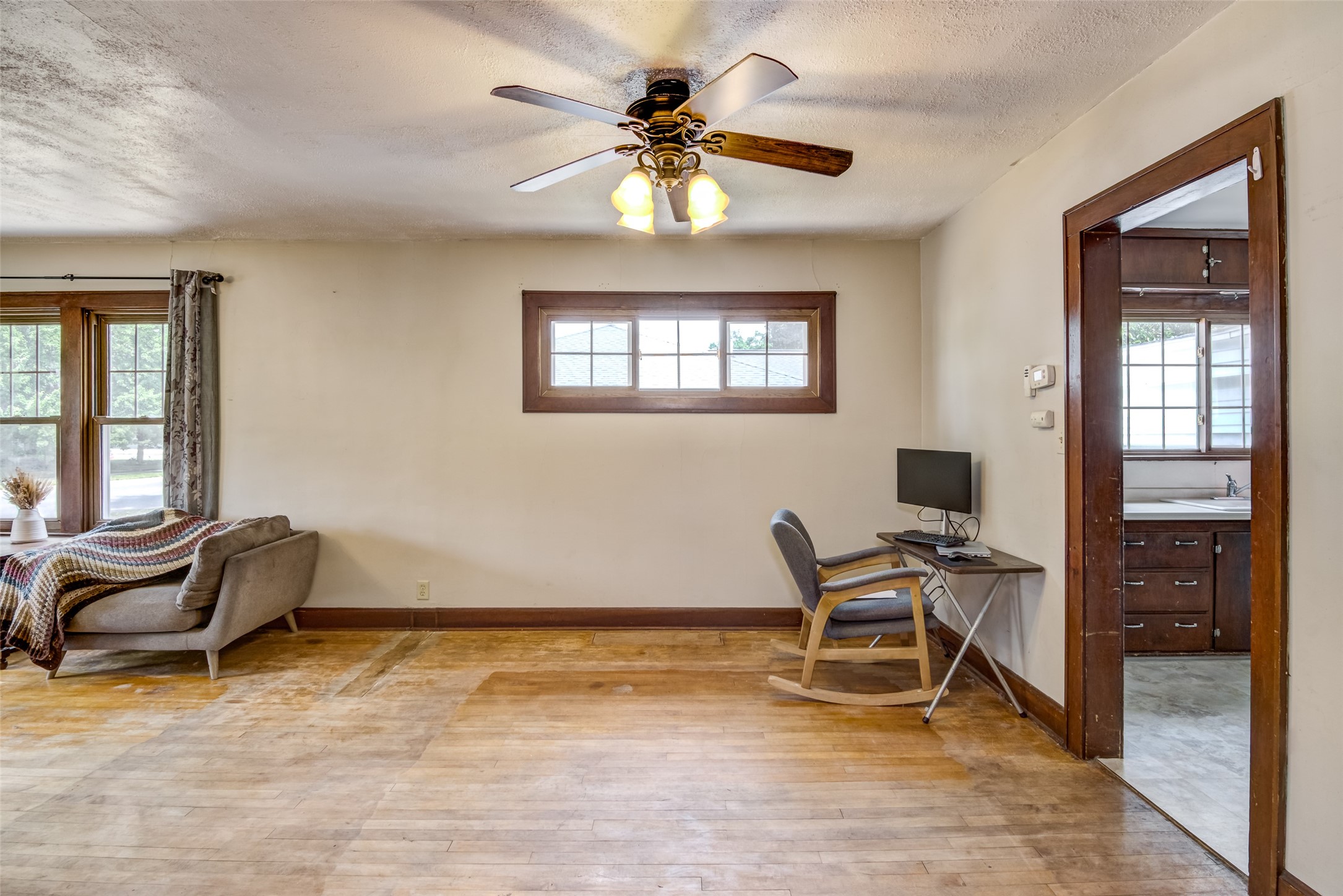 523 W Elm Street Property Photo 11
