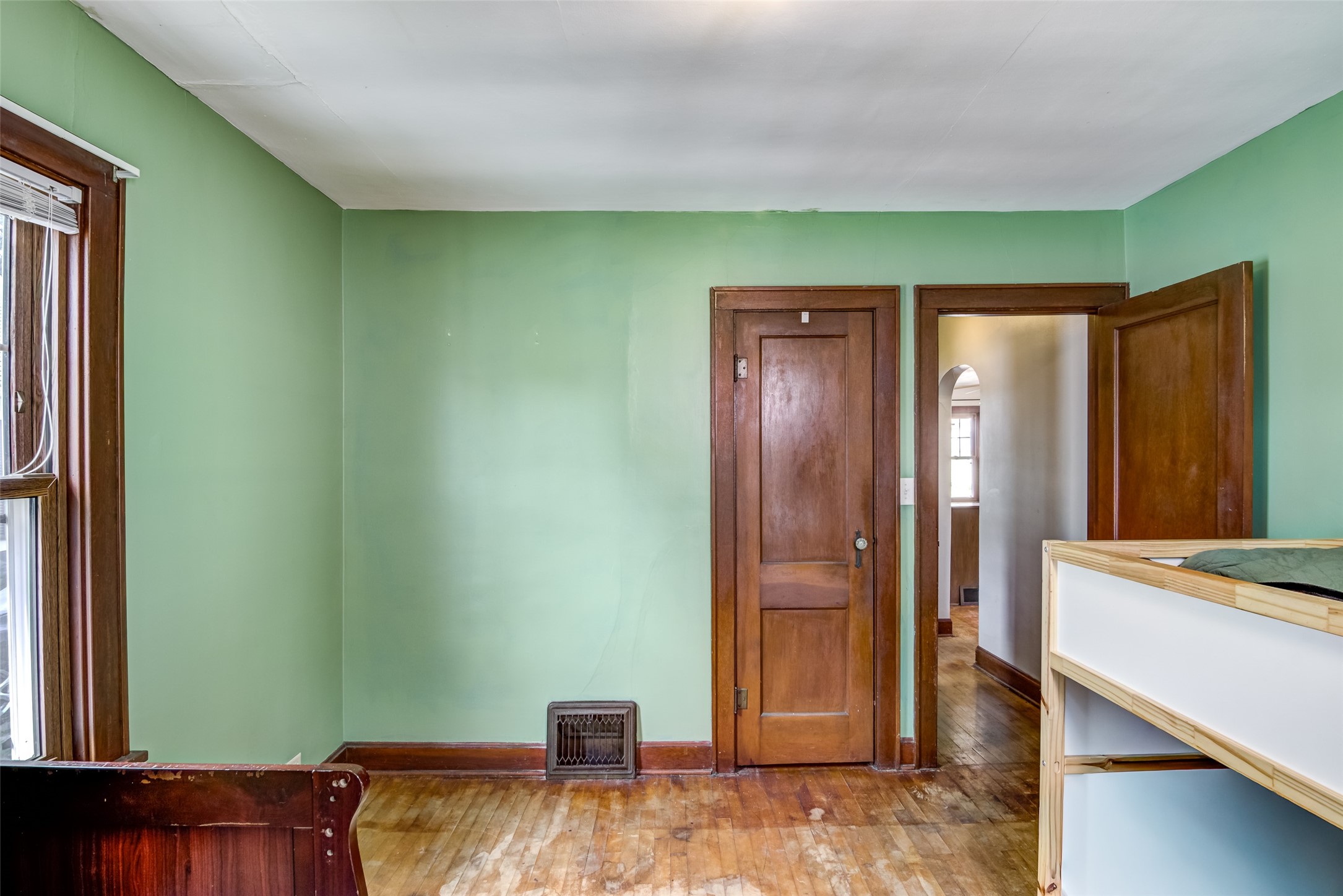 523 W Elm Street Property Photo 15