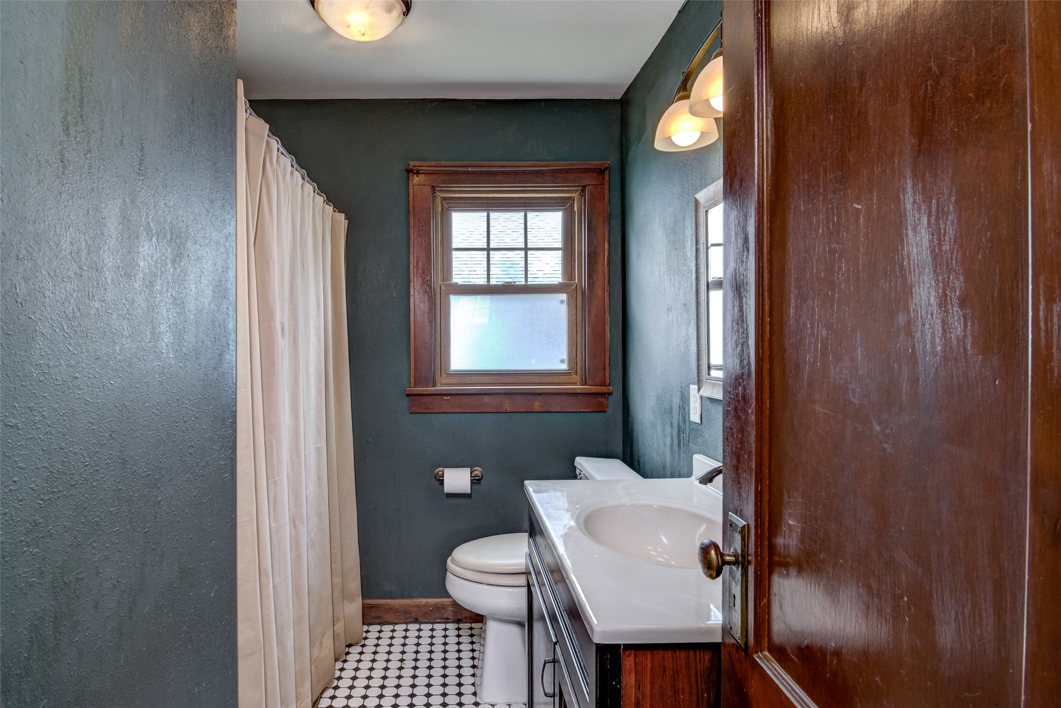 523 W Elm Street Property Photo 17