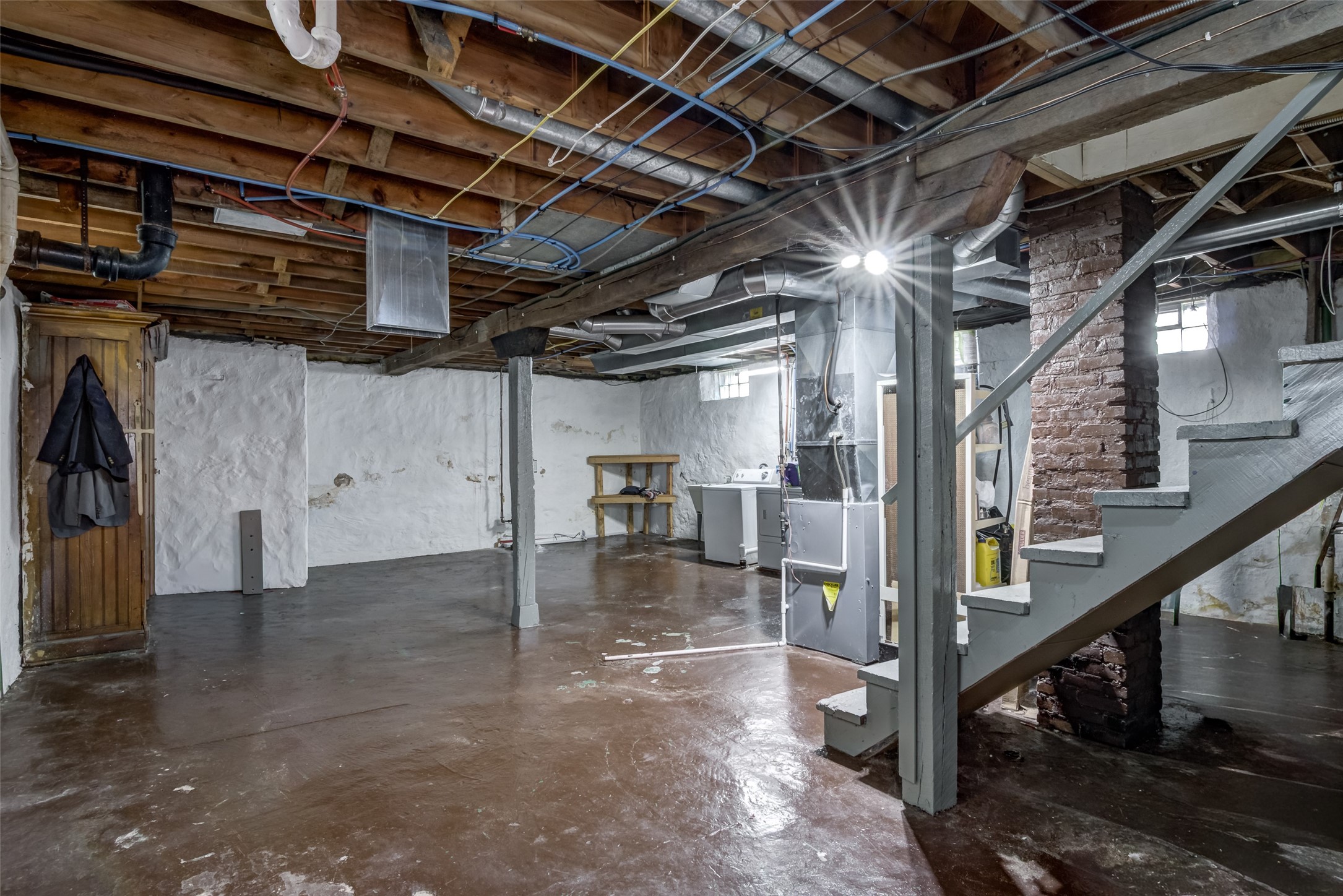 523 W Elm Street Property Photo 18