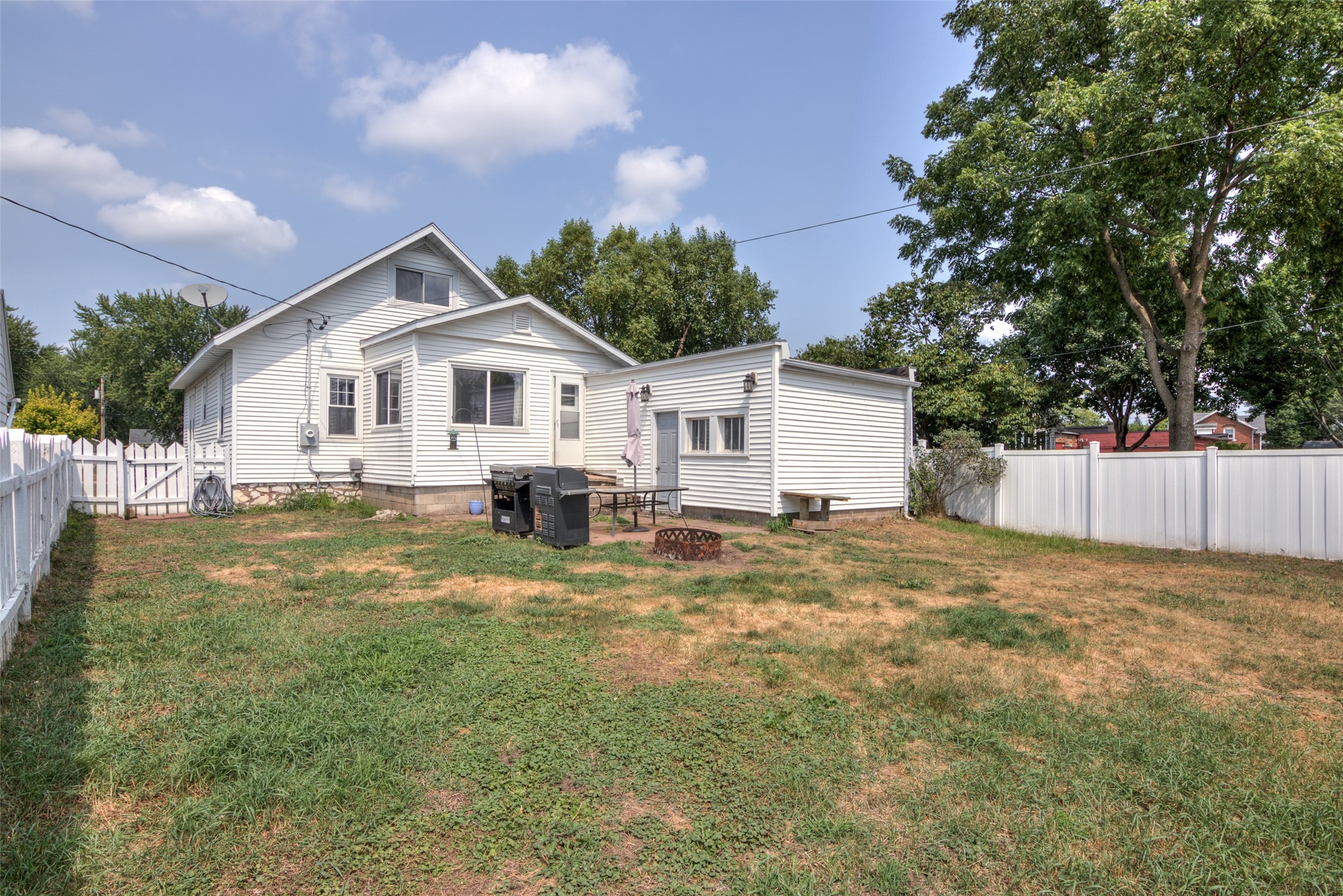 523 W Elm Street Property Photo 23