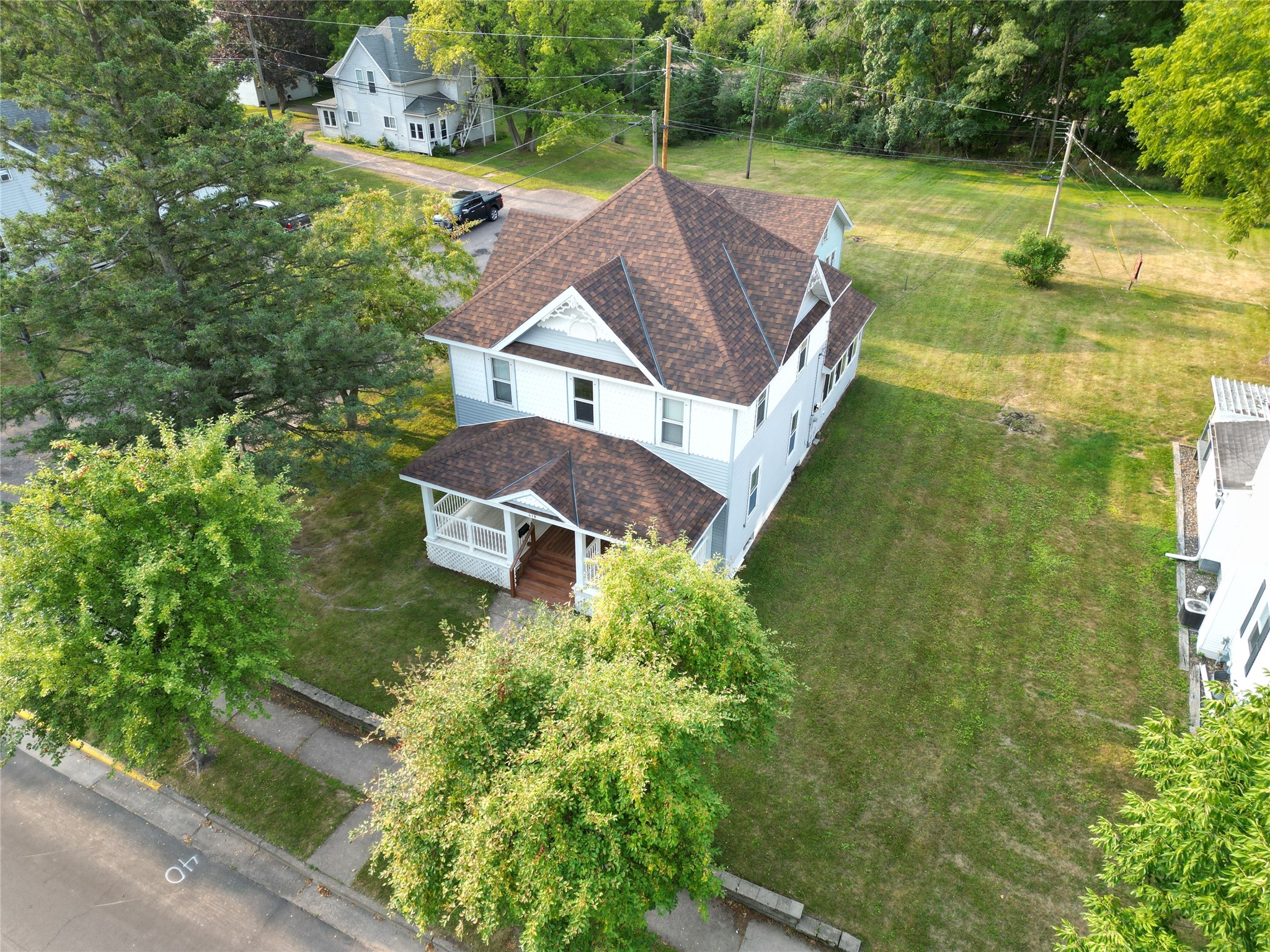 418 Worden Avenue E Property Photo 3