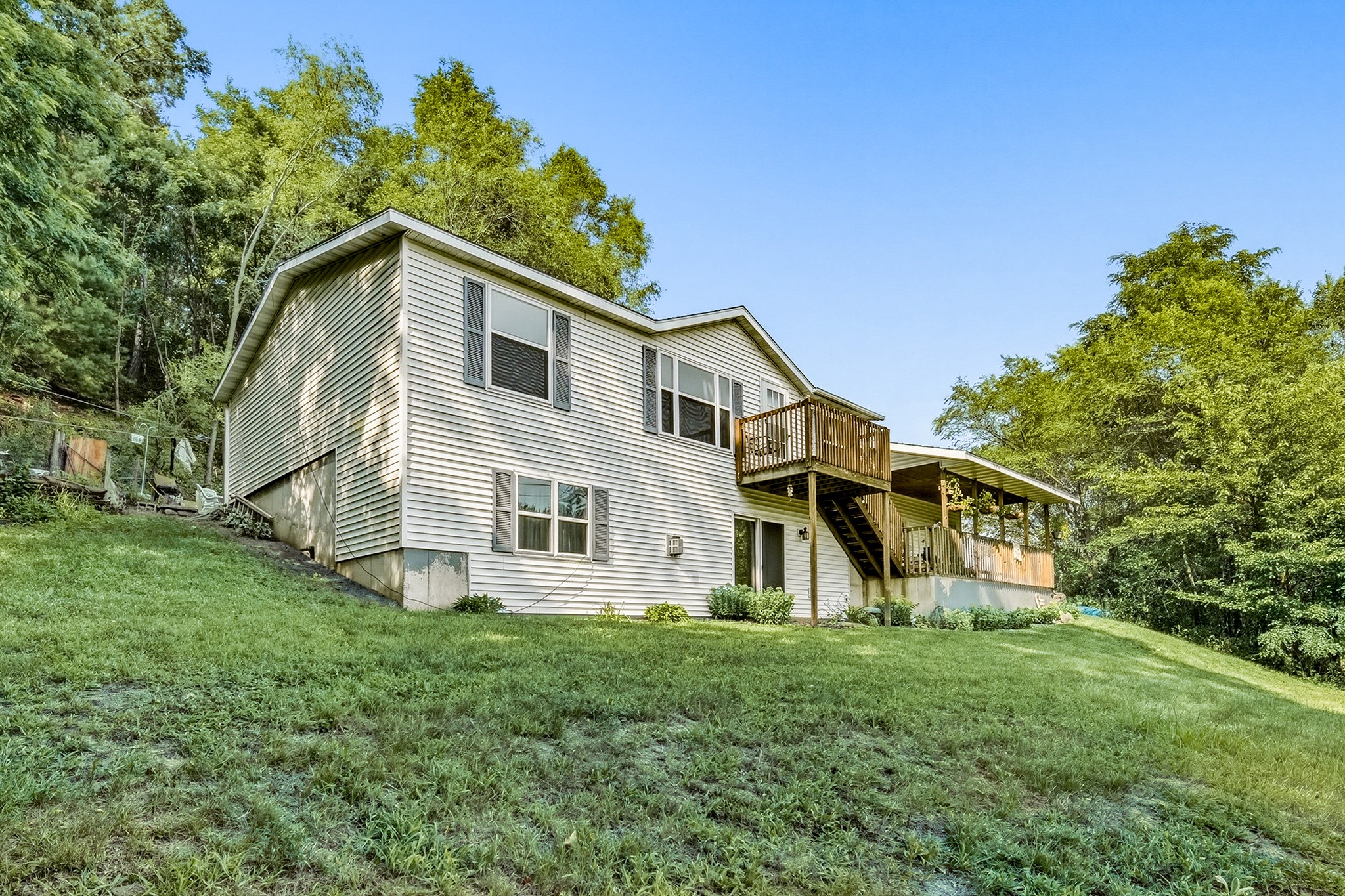 1318 S Gooder Avenue Property Photo 2
