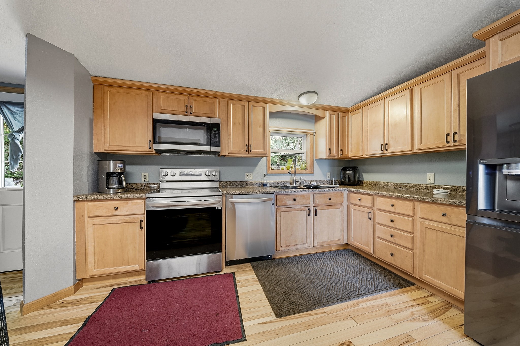 1318 S Gooder Avenue Property Photo 4