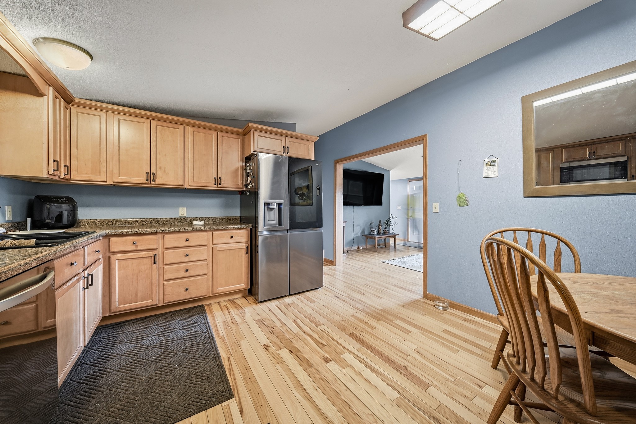 1318 S Gooder Avenue Property Photo 6