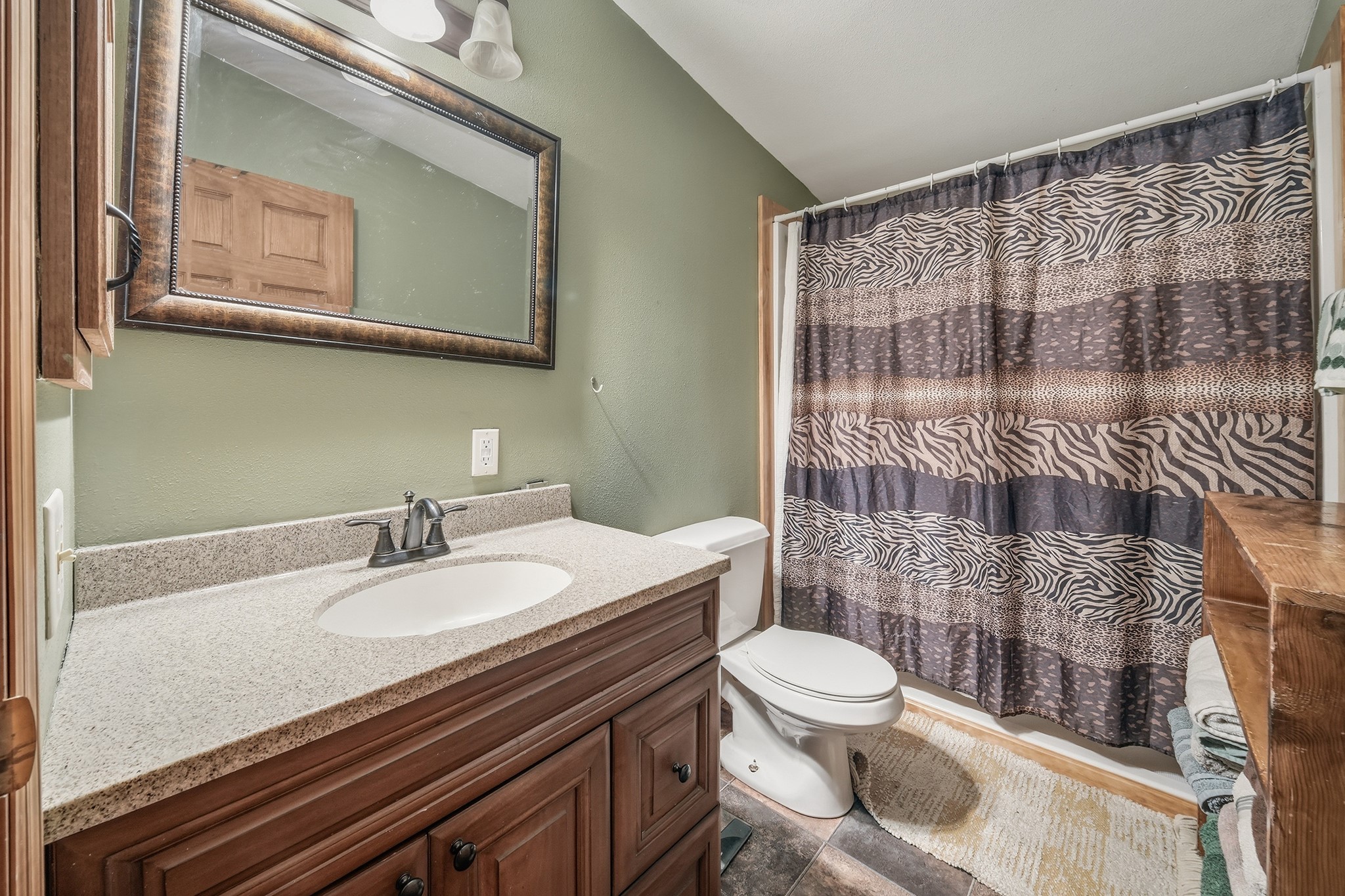 1318 S Gooder Avenue Property Photo 7