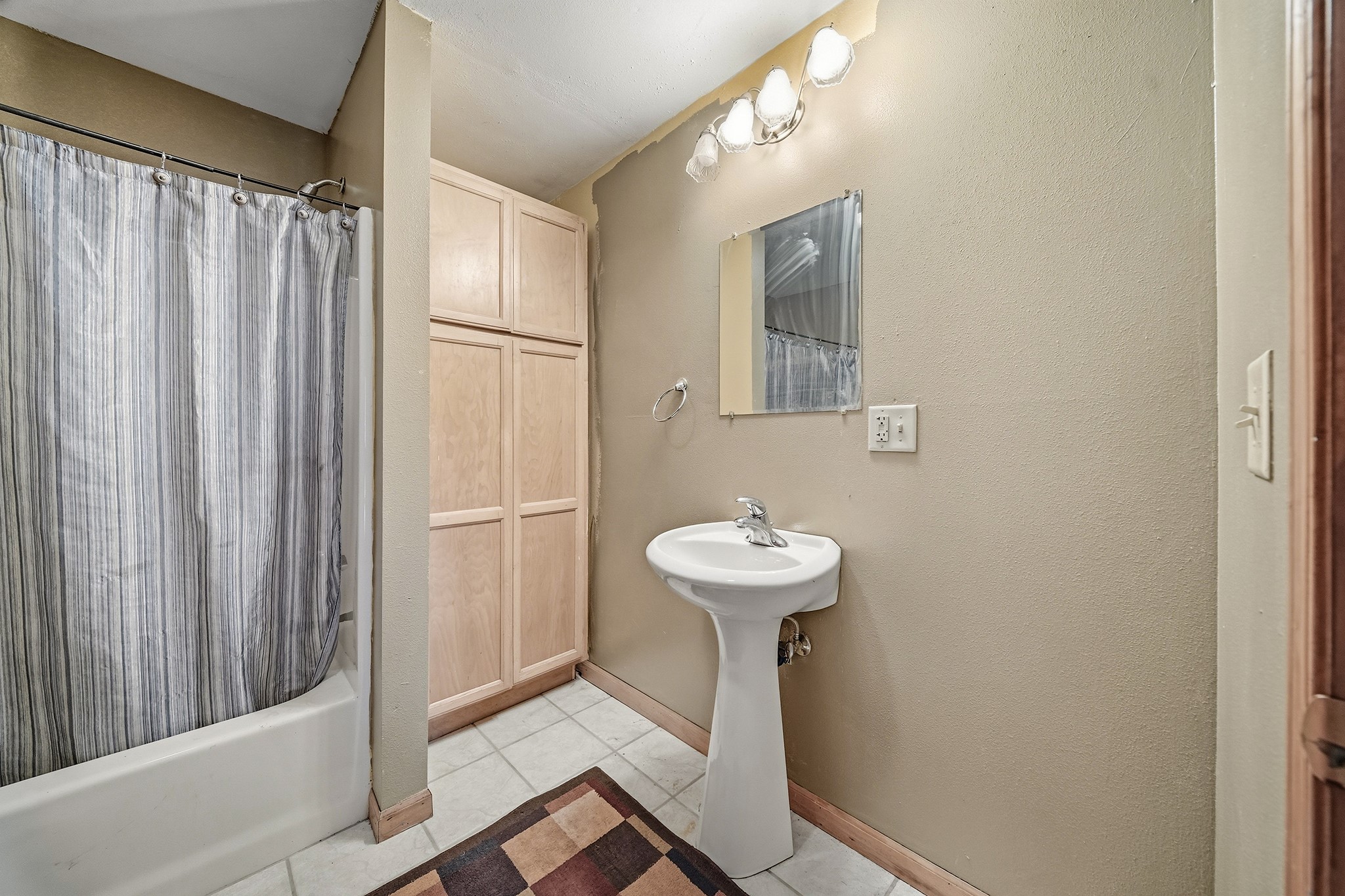 1318 S Gooder Avenue Property Photo 18