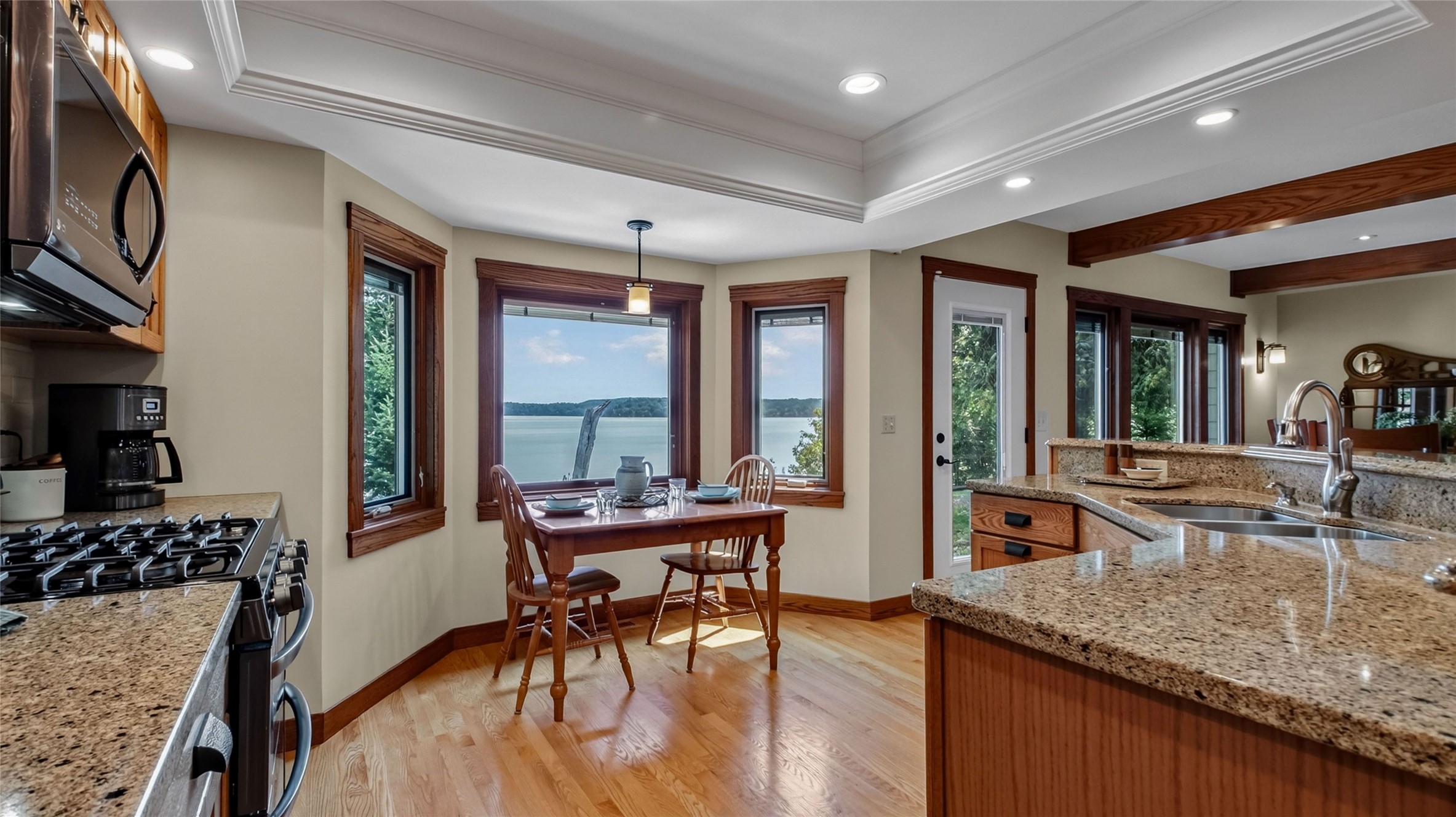 4669 North Shore Drive Property Photo 8