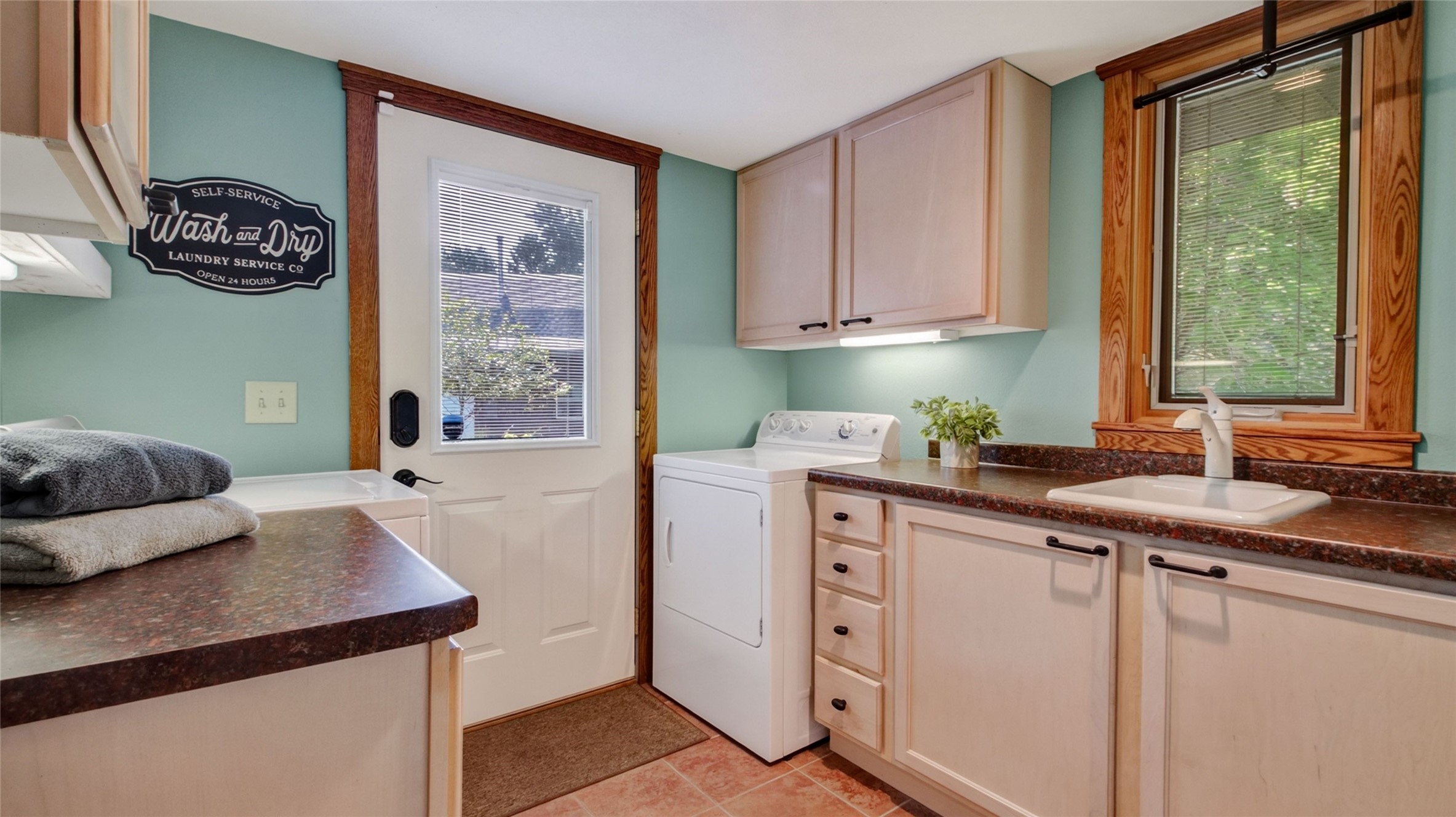 4669 North Shore Drive Property Photo 22