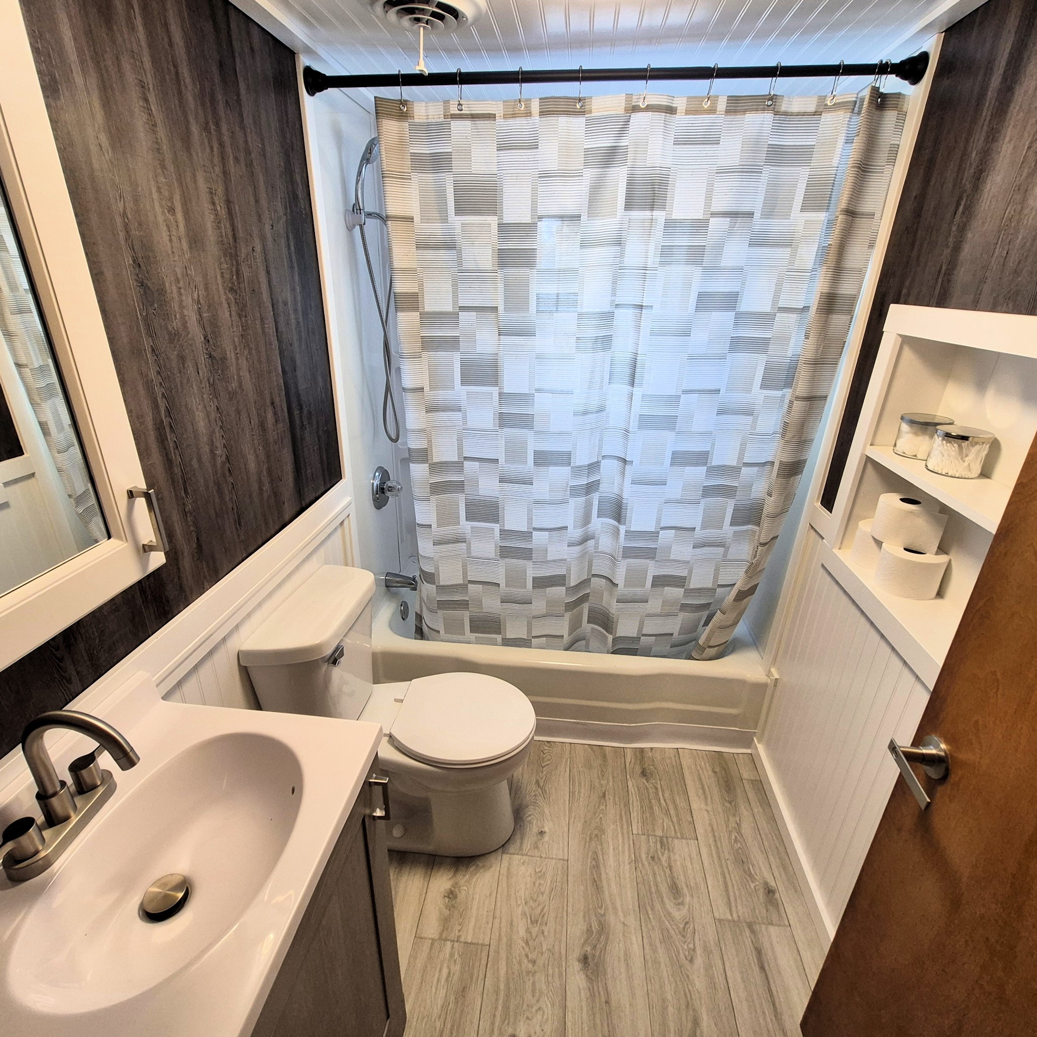 11011n Airport Road Property Photo 17