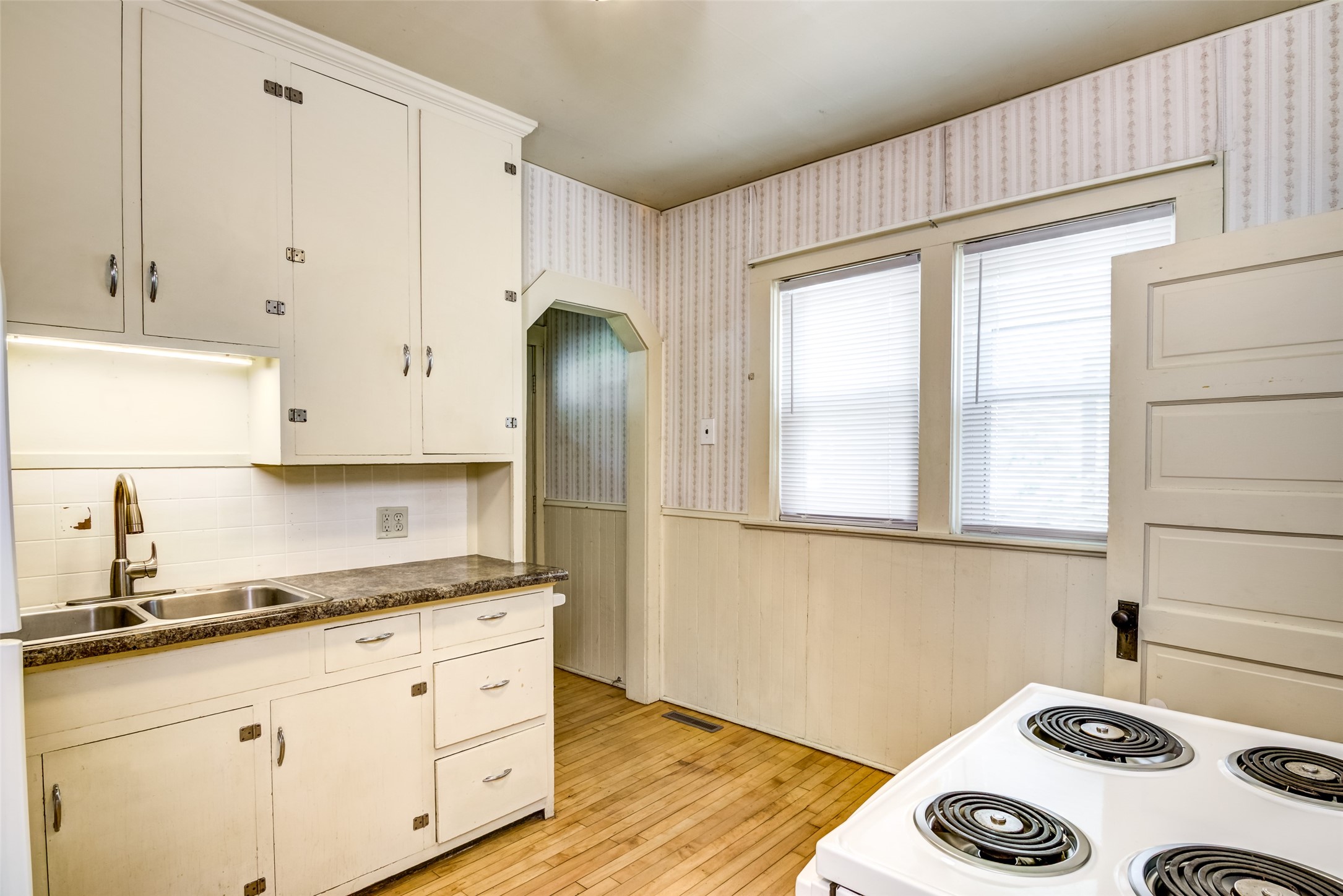 1022 E Madison Street Property Photo 5