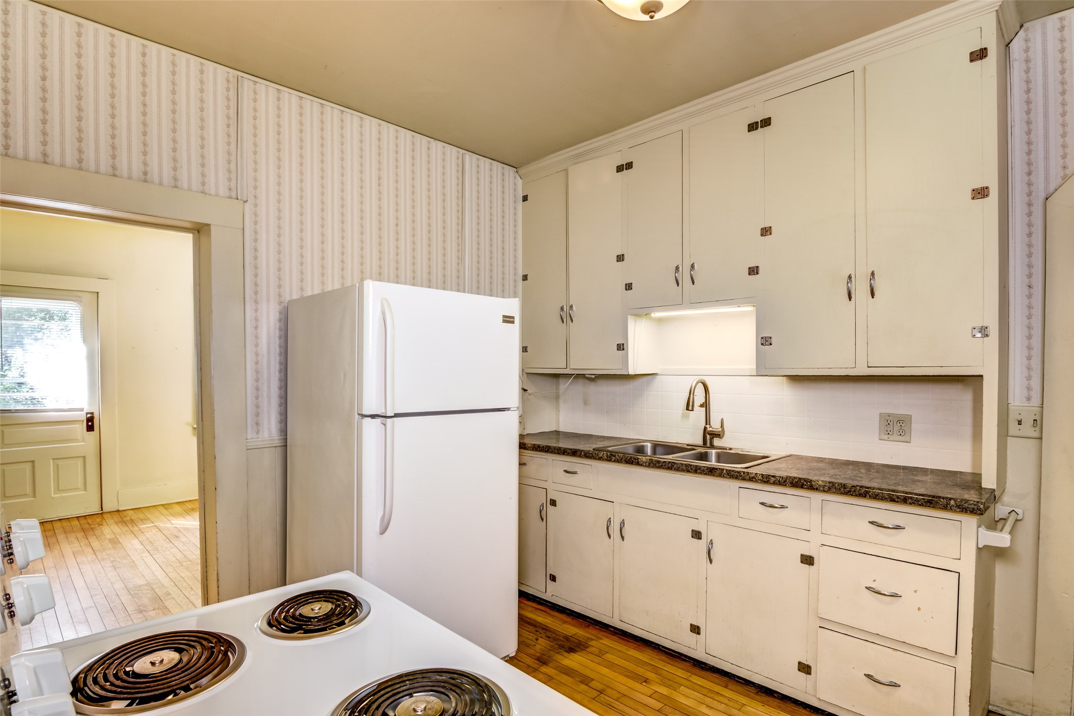 1022 E Madison Street Property Photo 6