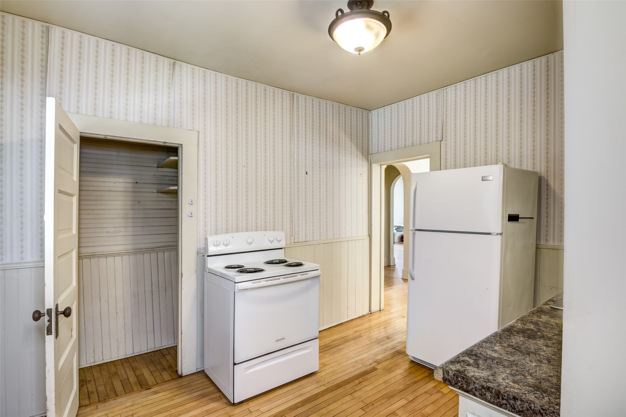 1022 E Madison Street Property Photo 7