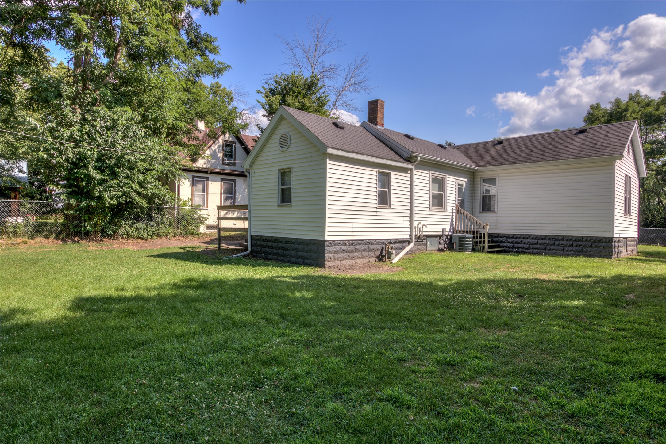 1022 E Madison Street Property Photo 23