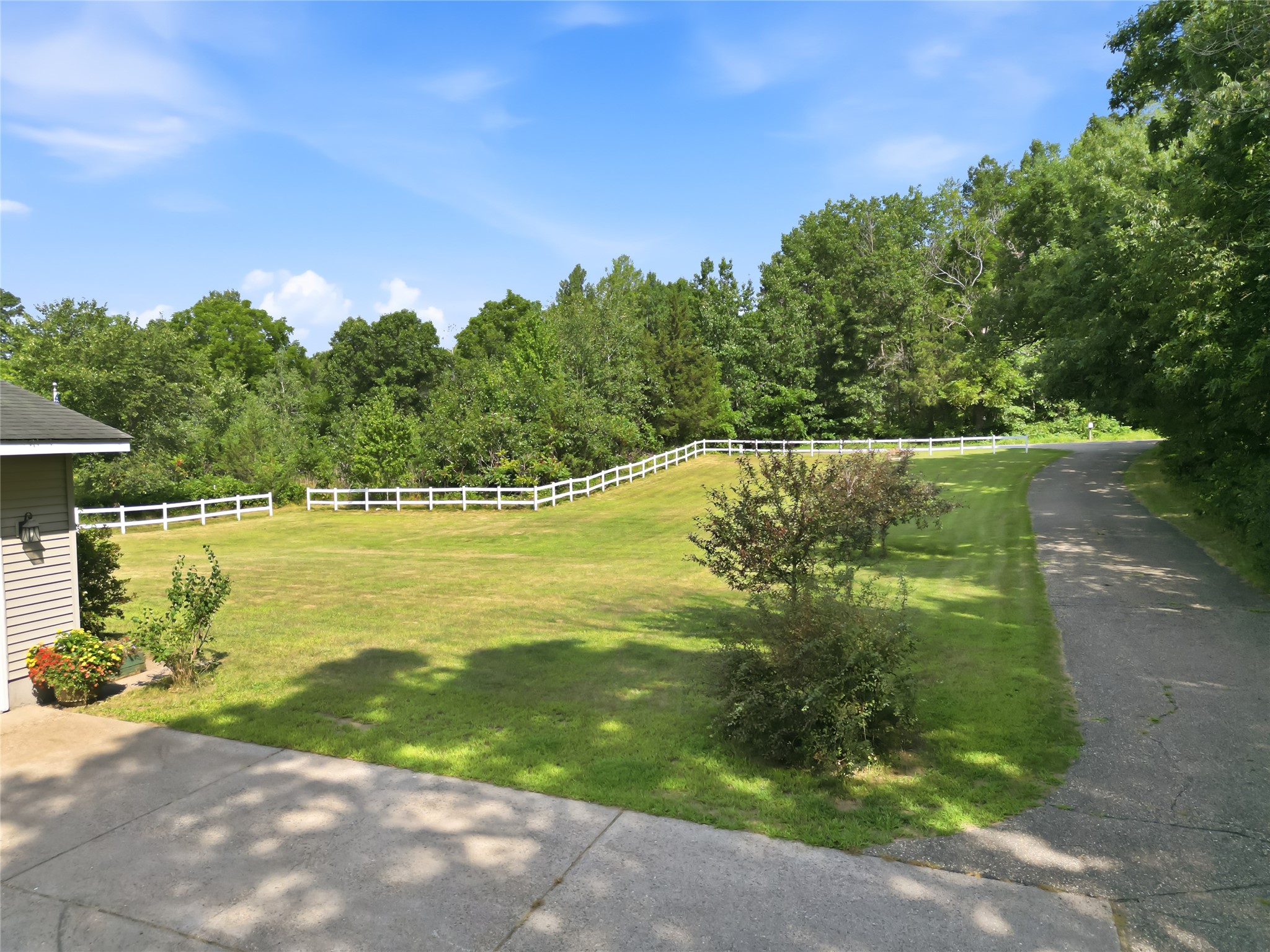 4535 W Hemlock Road Property Photo 8