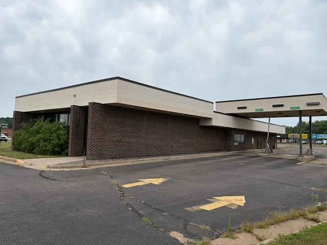 2812 Mall Drive Property Photo 3