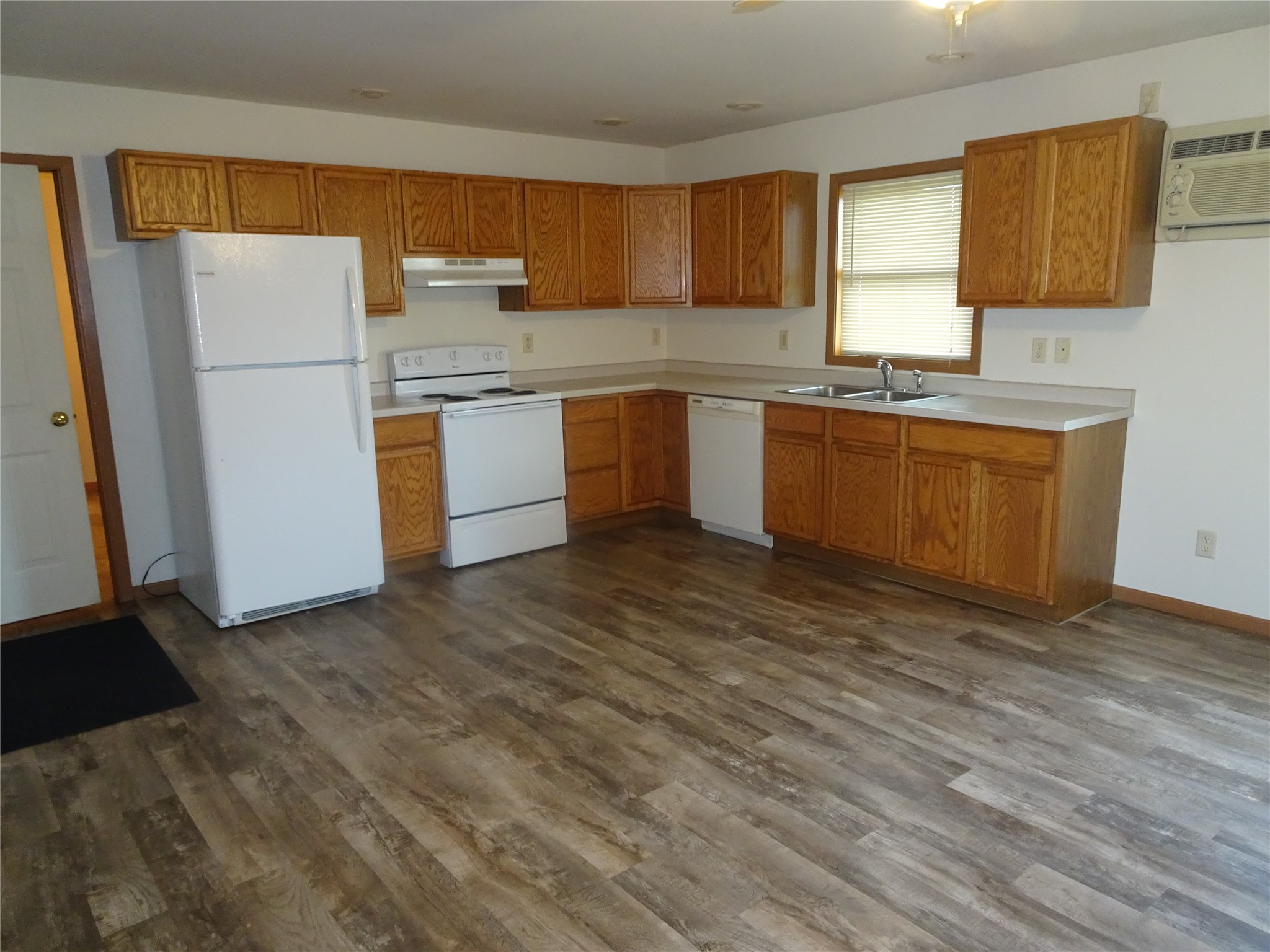 607 Washington Street Property Photo 2