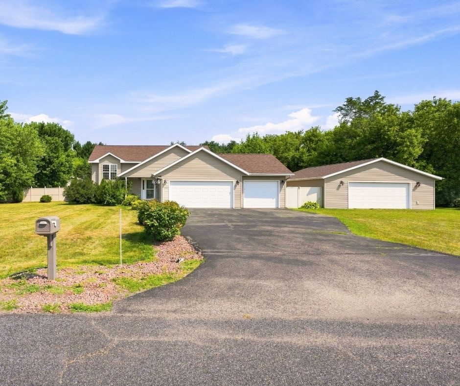 4833 147th Street Property Photo 1