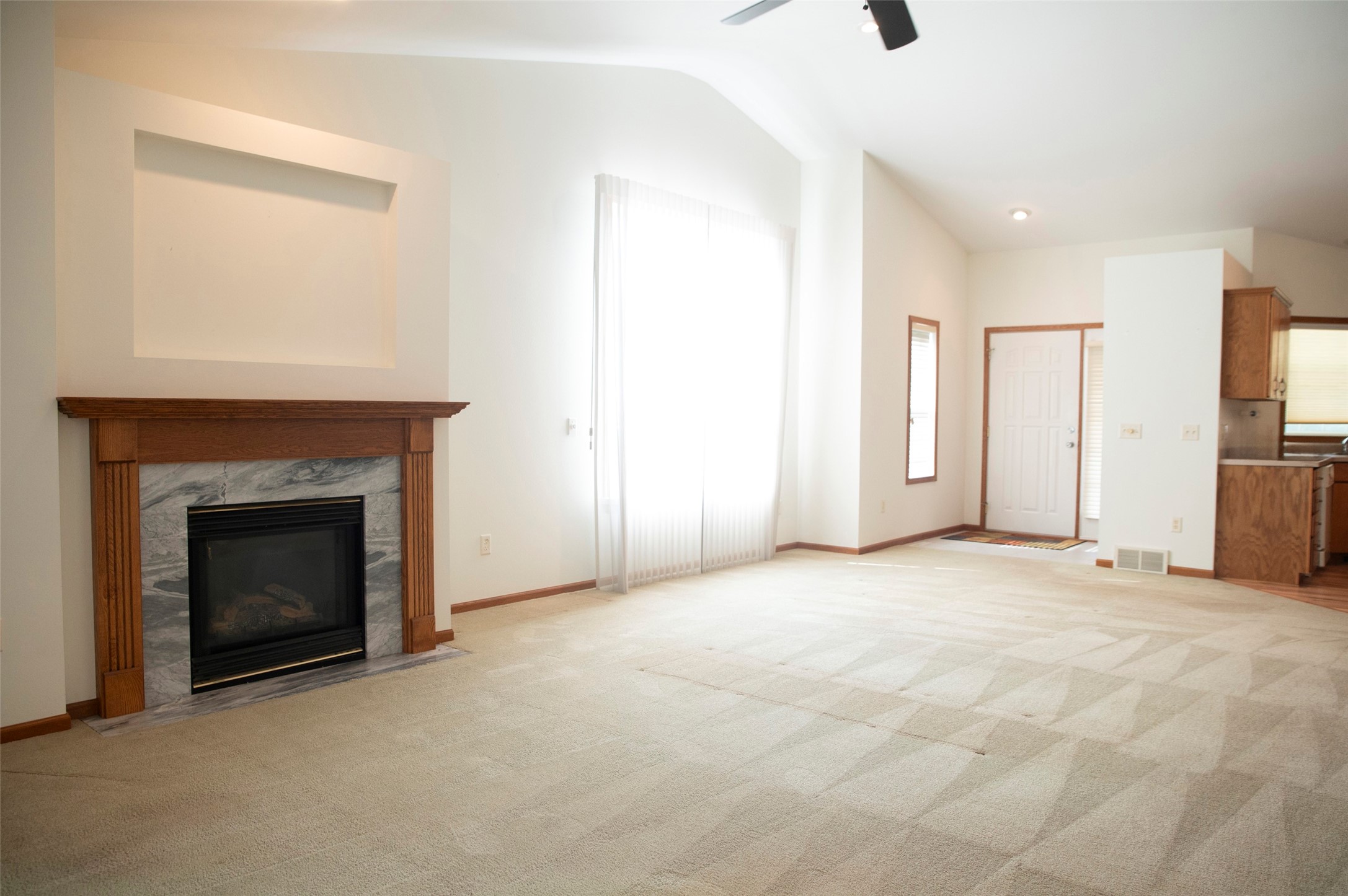 4433 E Hamilton Avenue 23 Property Photo 9