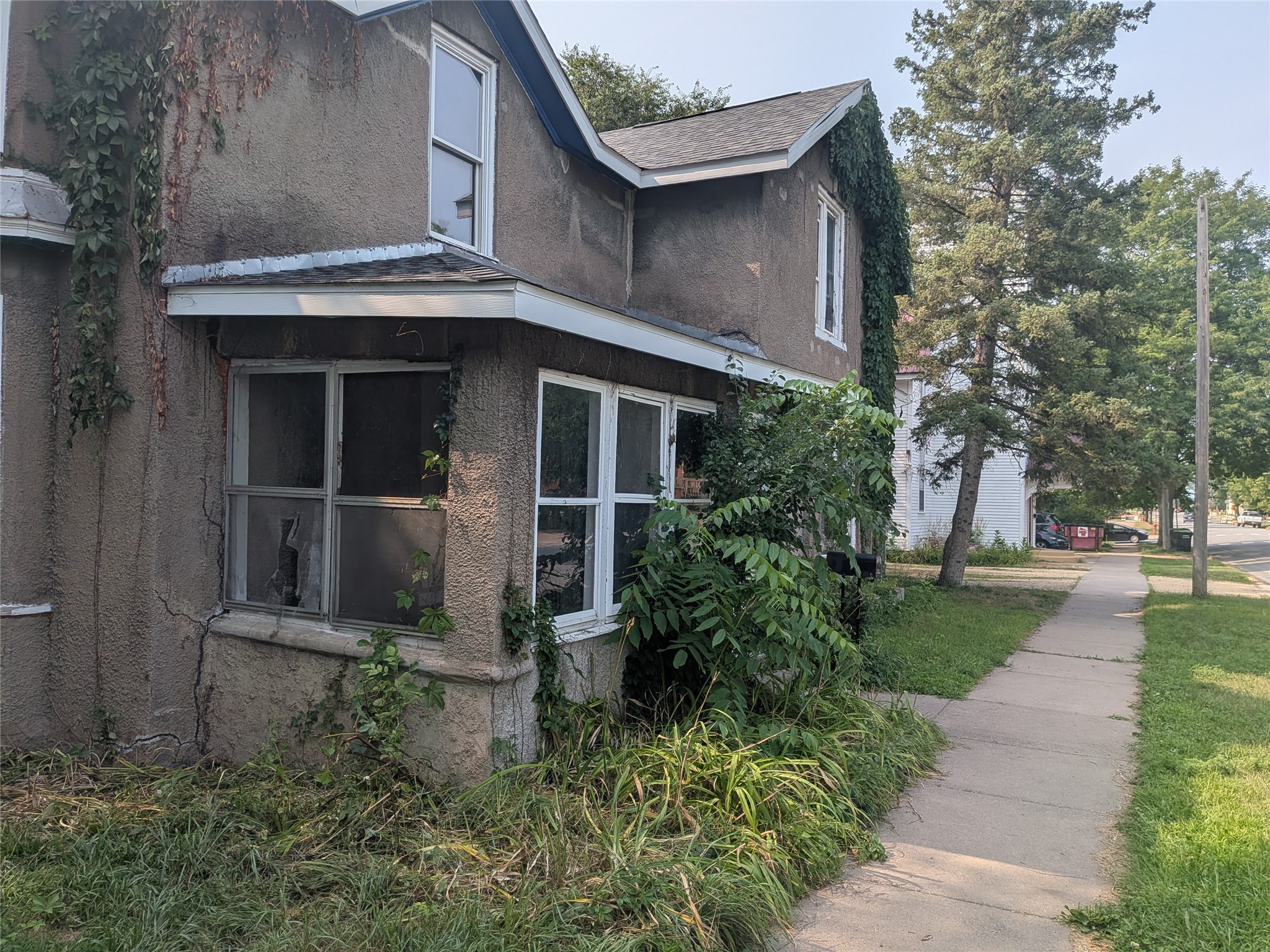 1015 6th Street E 2 Property Photo 1