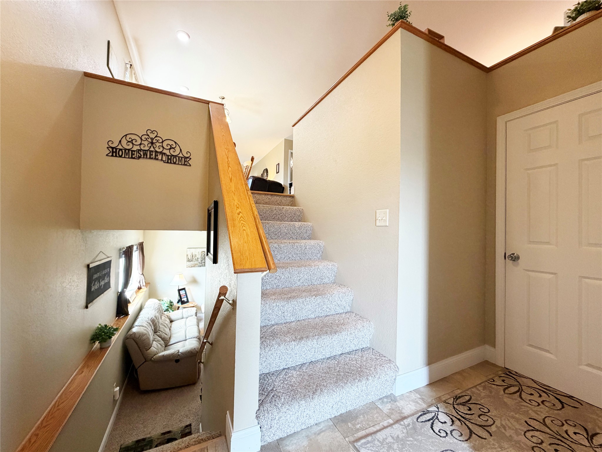 770 Diamond Lane Property Photo 4