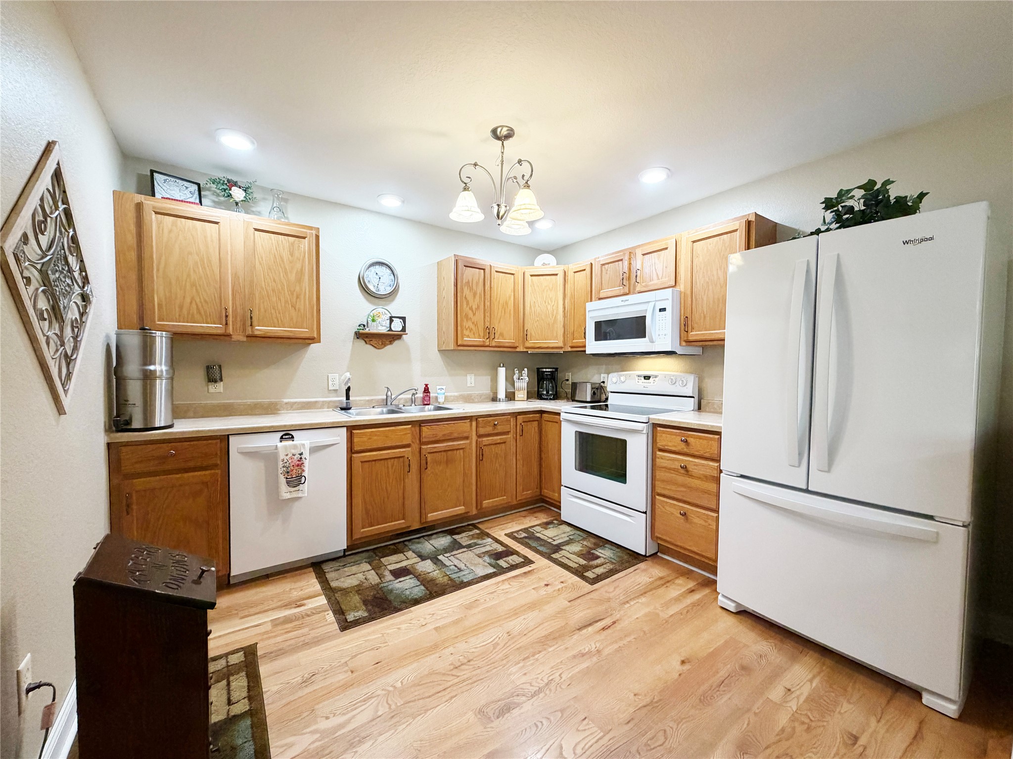 770 Diamond Lane Property Photo 6