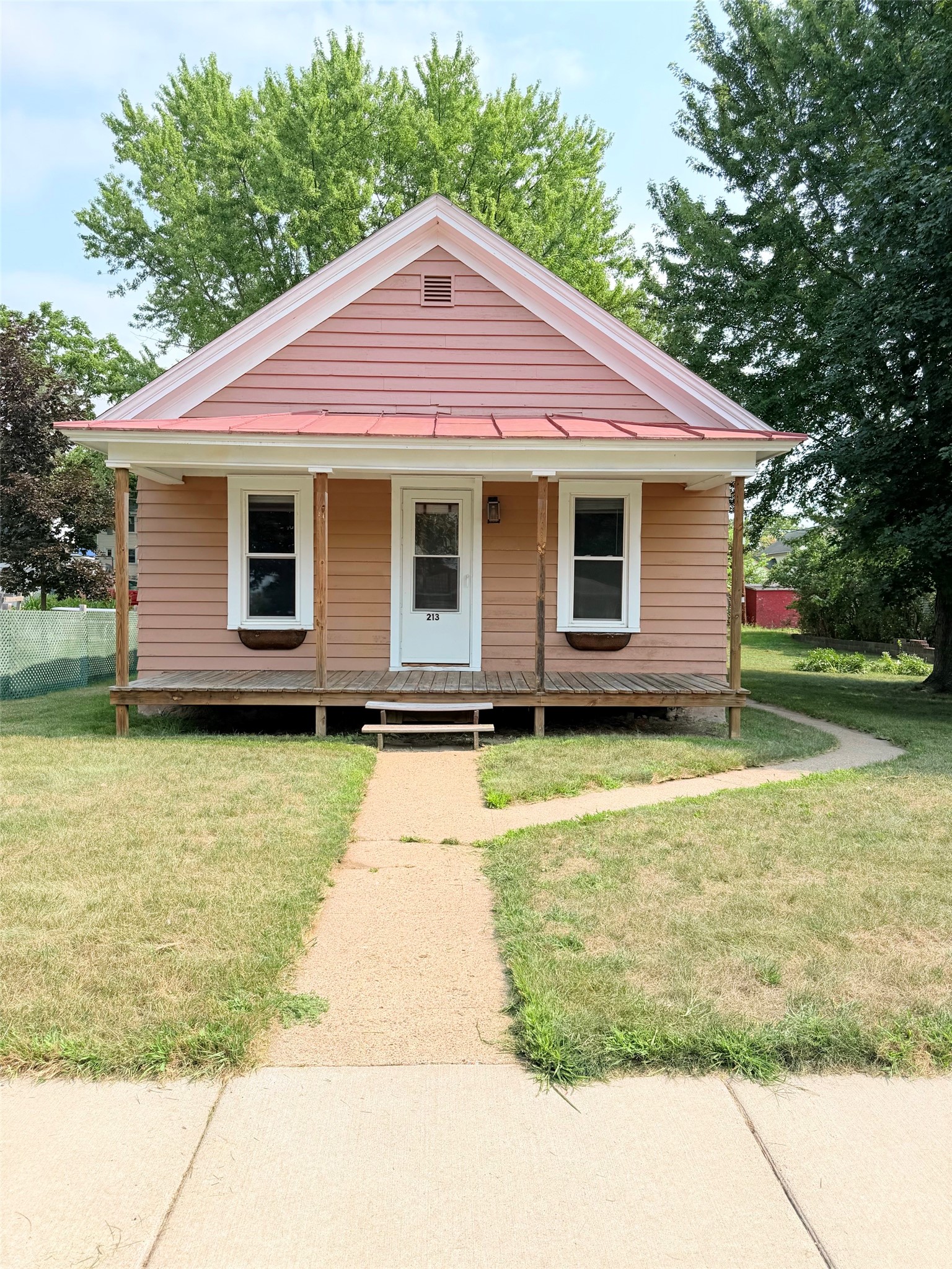 213 S State Street Property Photo 1