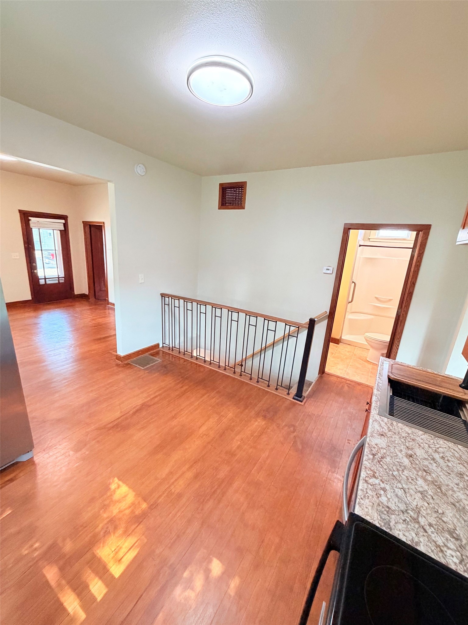 213 S State Street Property Photo 8