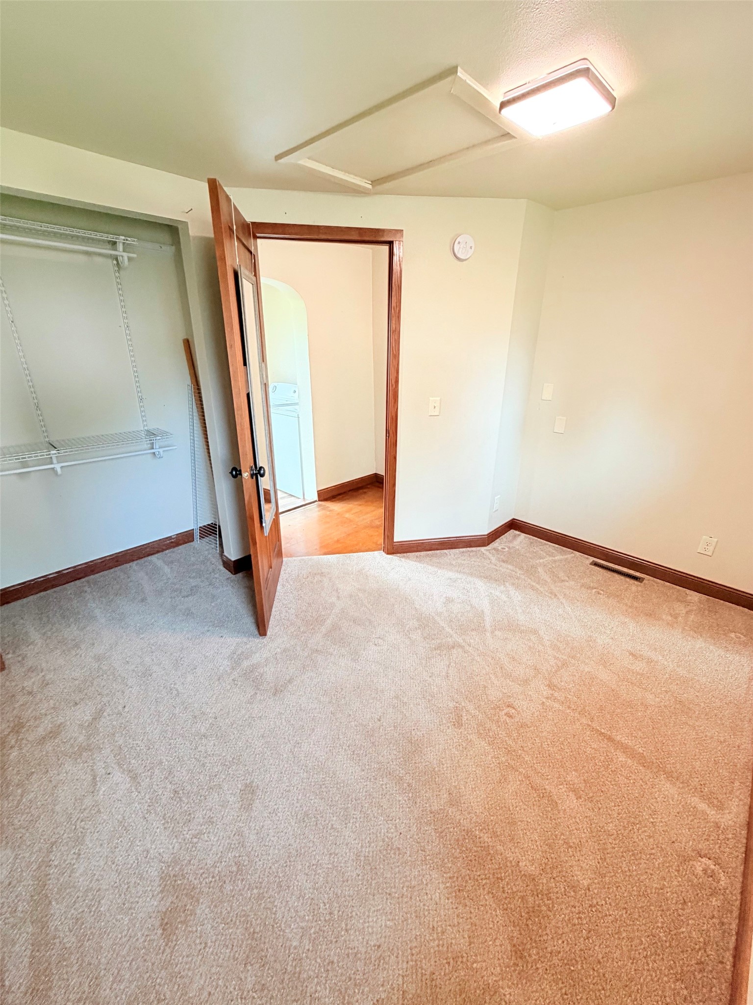 213 S State Street Property Photo 16
