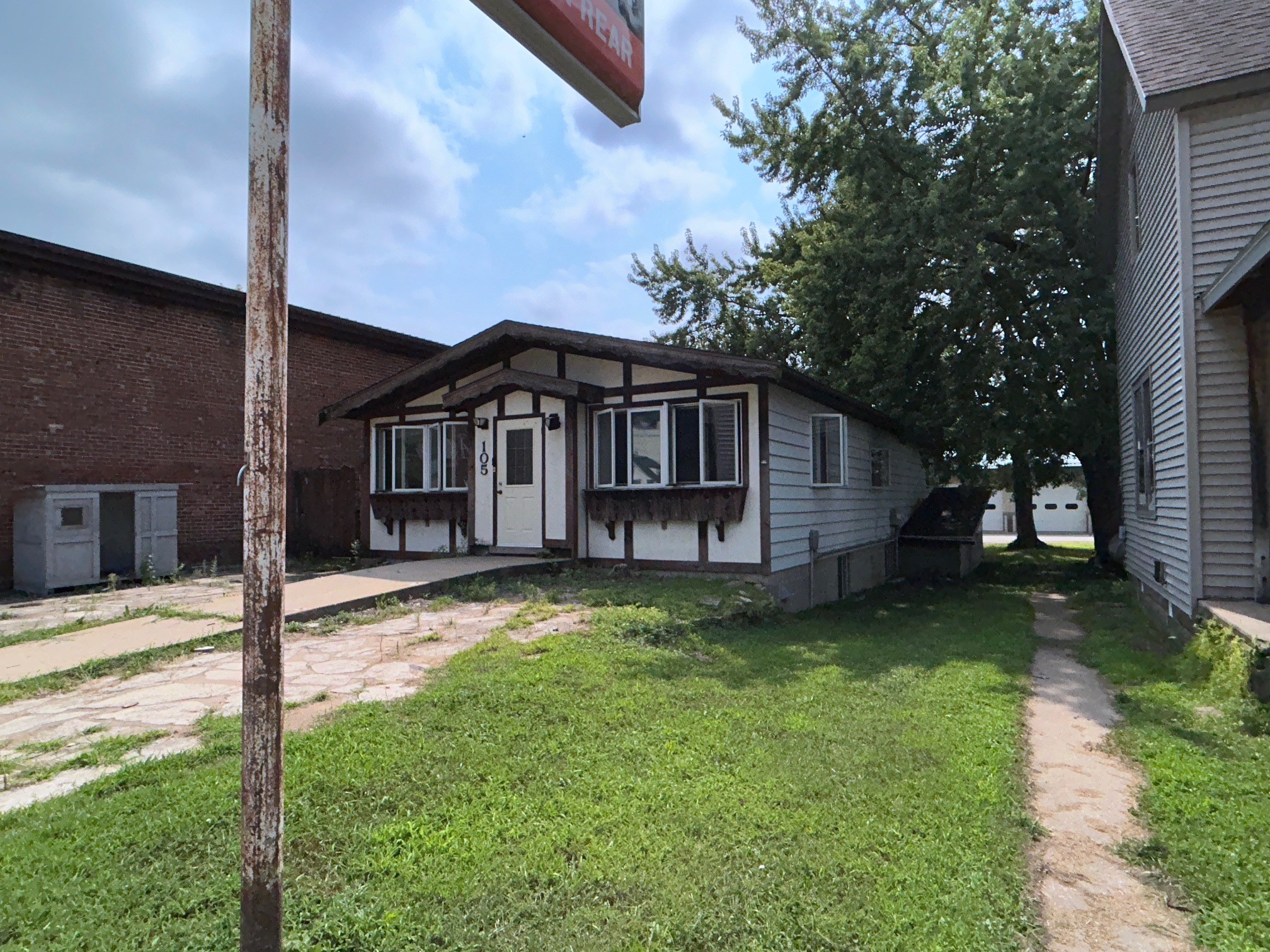 105 N Main Street Property Photo 2