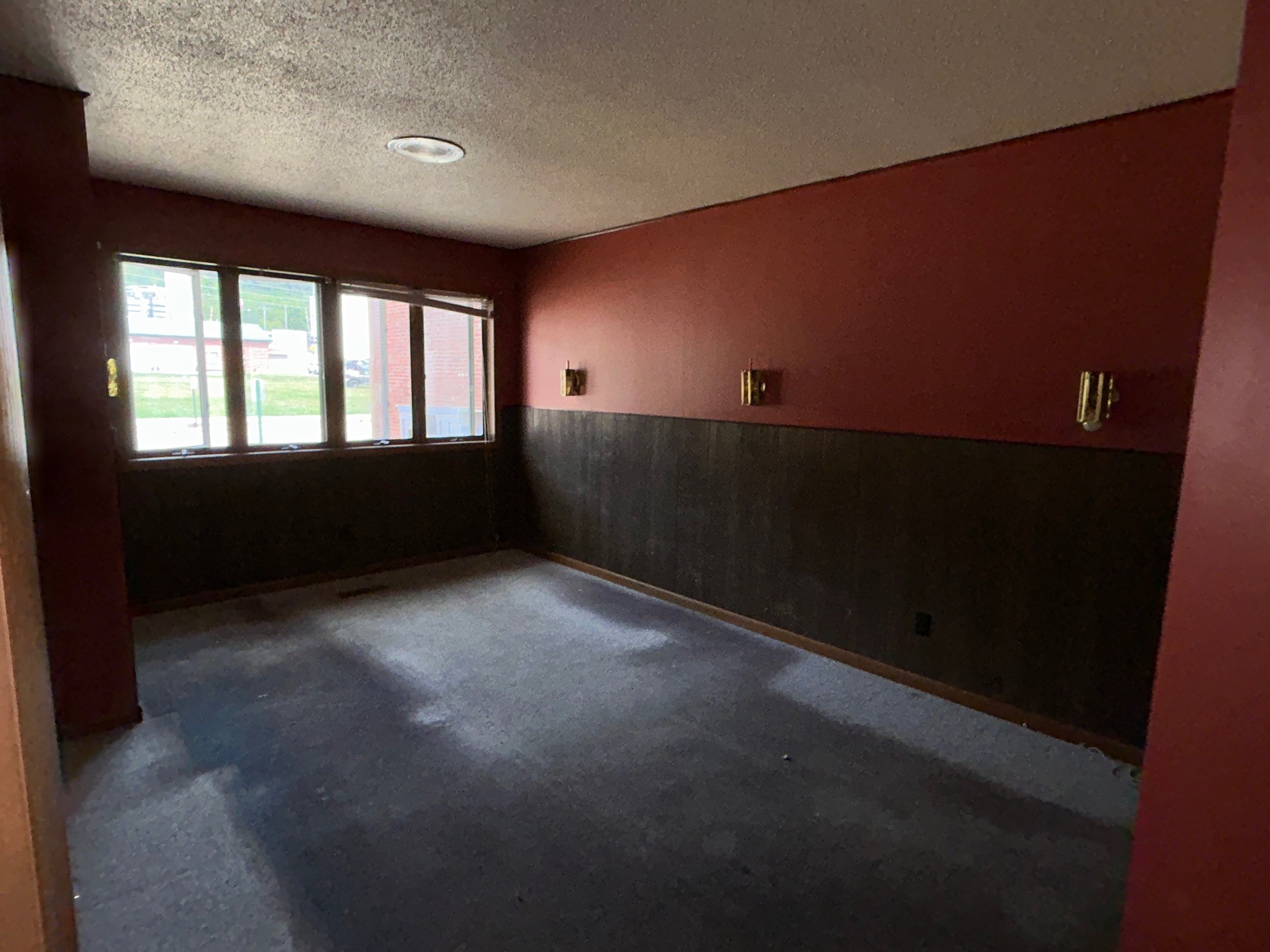 105 N Main Street Property Photo 7