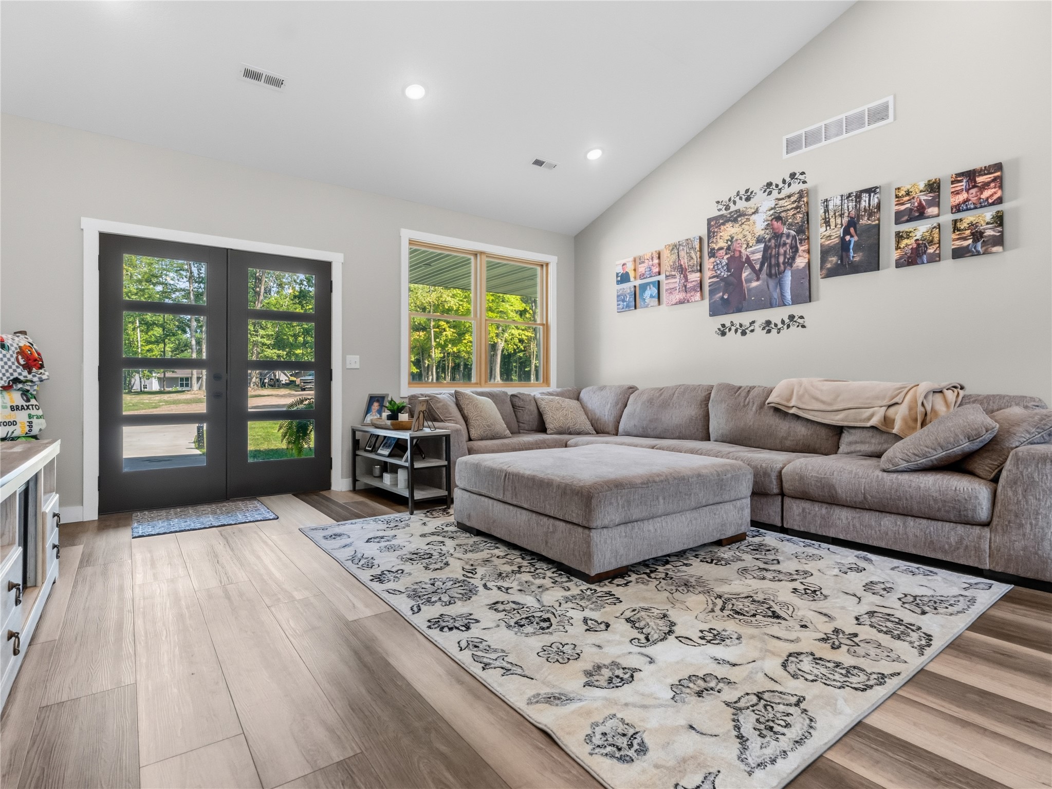 2769 6 1/2 Avenue Property Photo 9