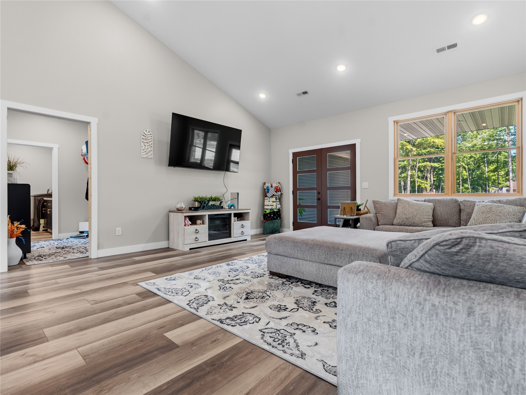 2769 6 1/2 Avenue Property Photo 11
