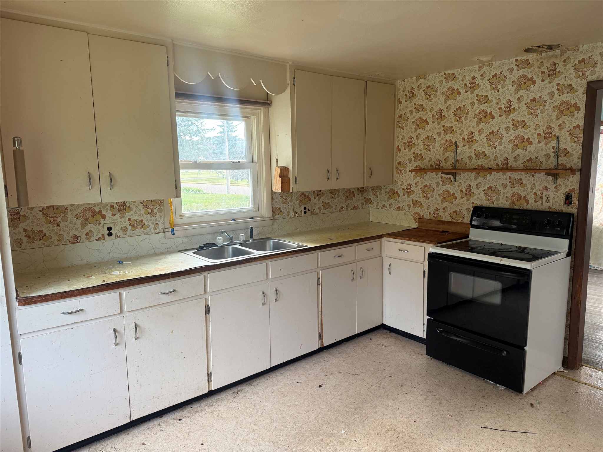 625 Dickey Avenue S Property Photo 2